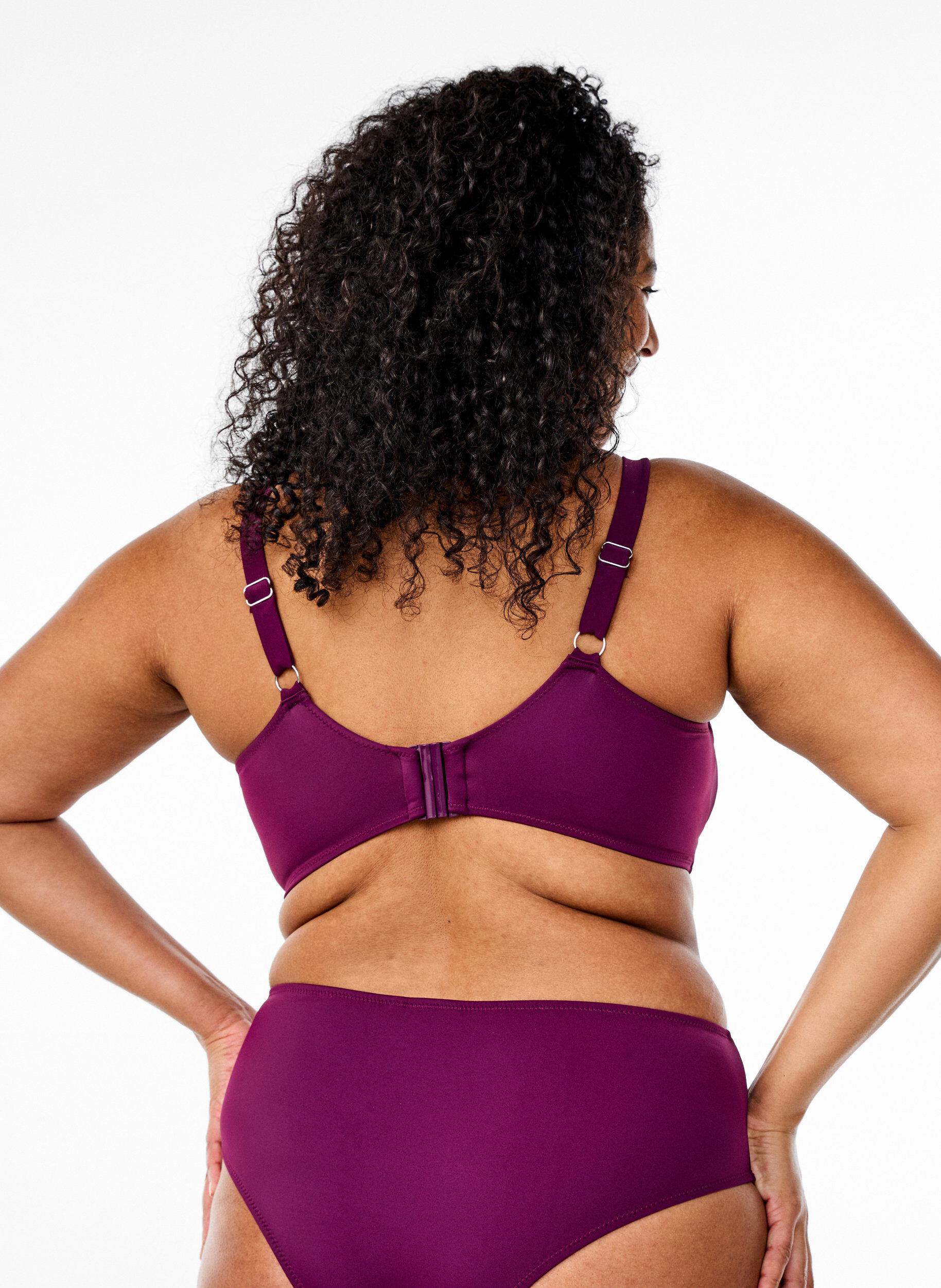 ZizziBikinioberteil mit B&uuml;gel und Knotendetail, Lila, Model image number 1