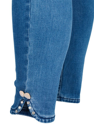 Cropped Amy Jeans mit Perlendetail, Blue denim, Packshot image number 3
