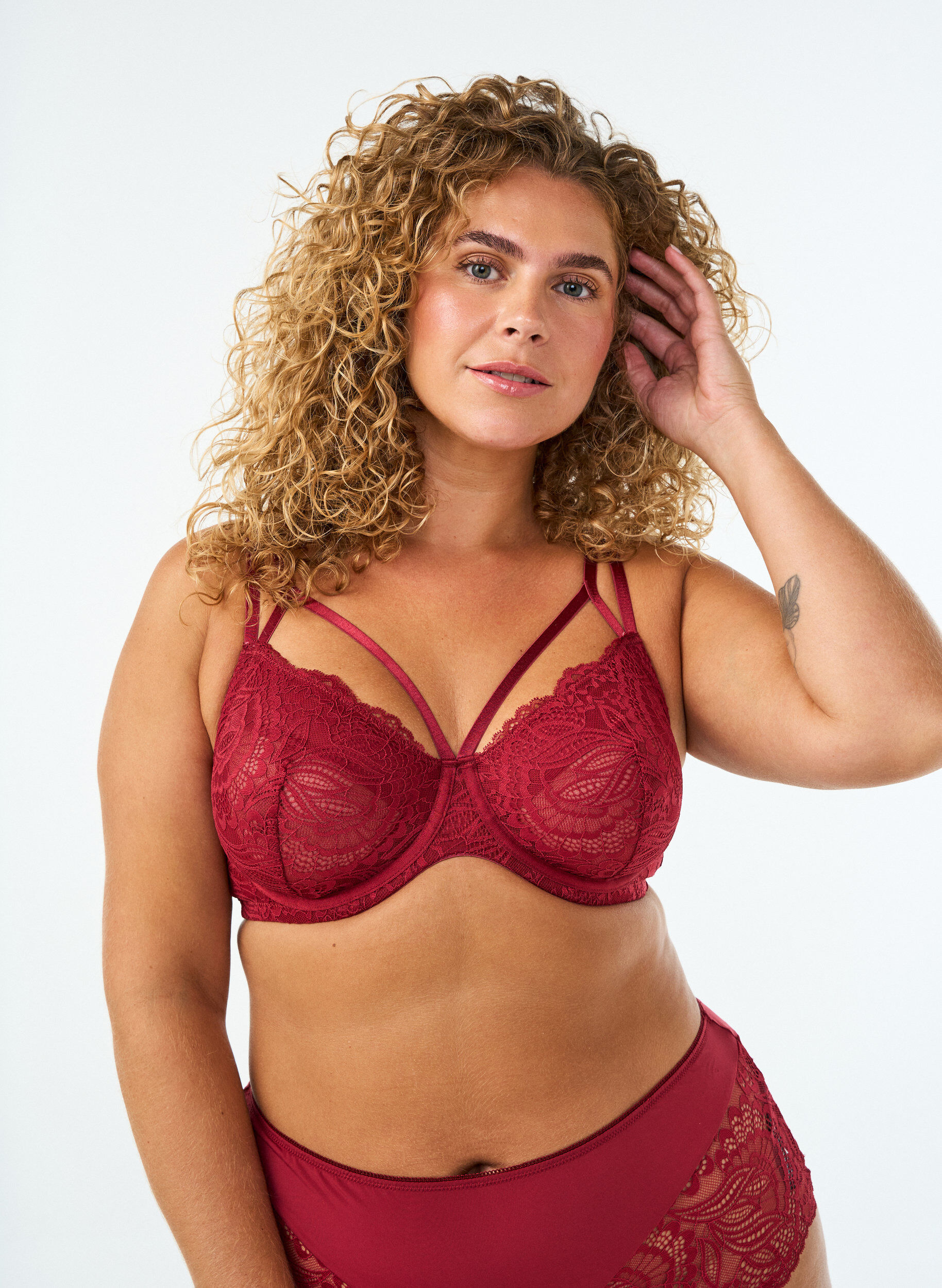 ZizziFull-Coverage-BH mit Spitze und doppelten Tr&auml;gern, Schwarz, Model image number 0