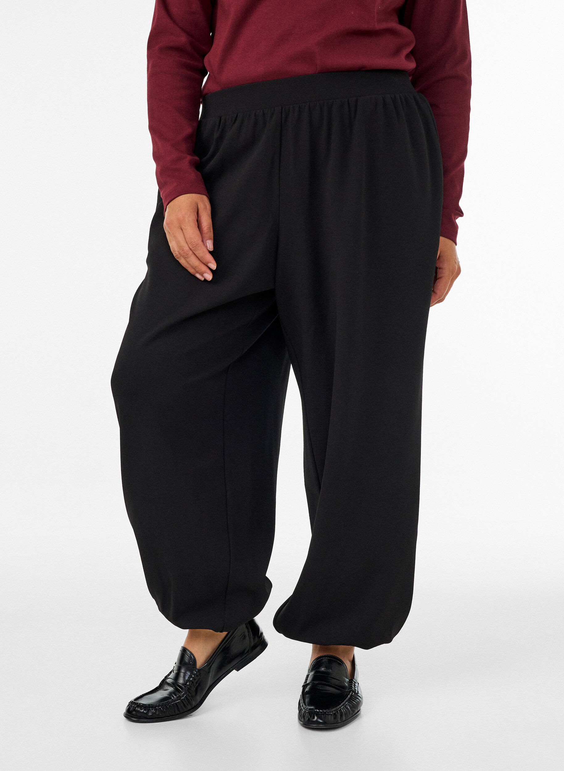 ZizziHoch taillierte Ballonhose aus Jersey, Schwarz, Model image number 2