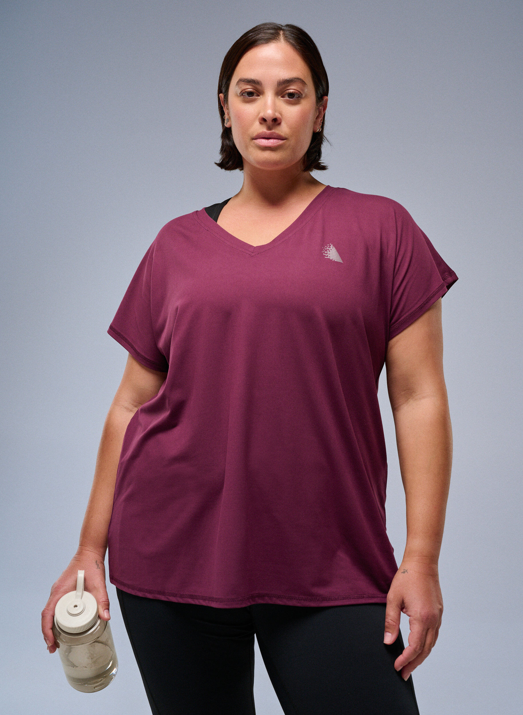 ZizziLockeres Trainings-T-Shirt mit V-Ausschnitt, Rot, Image image number 0