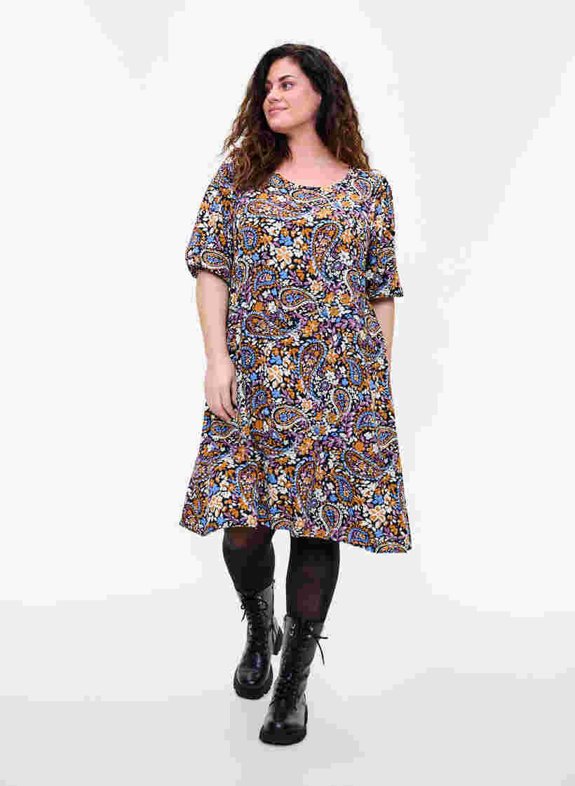 Kurzärmeliges Kleid aus Viskose mit Paisley-Print, Black G. Sky Paisley, Model image number 2