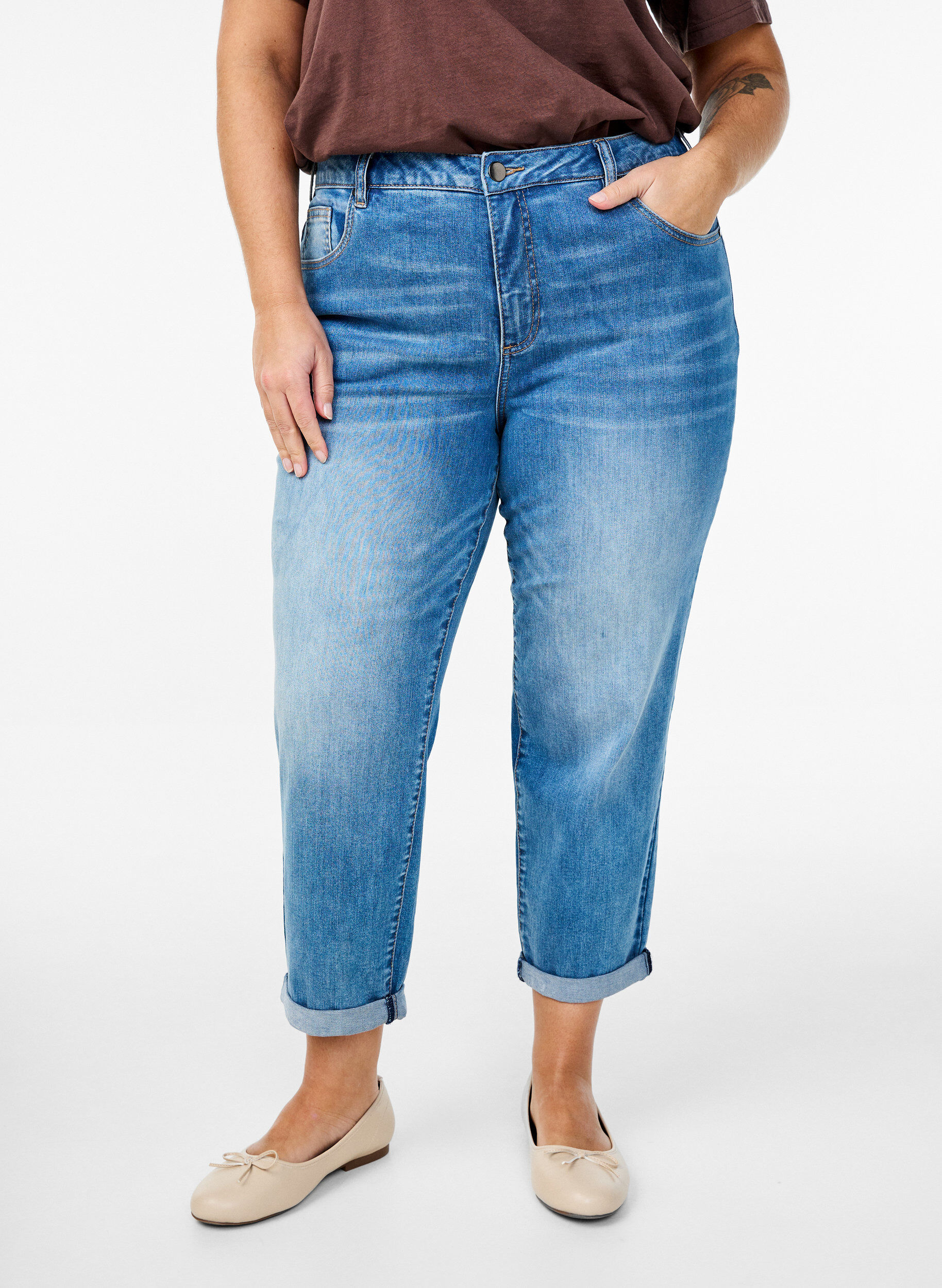 Zizzi7/8-Jeans mit Umschlag und hoher Taille, Blau, Model image number 2