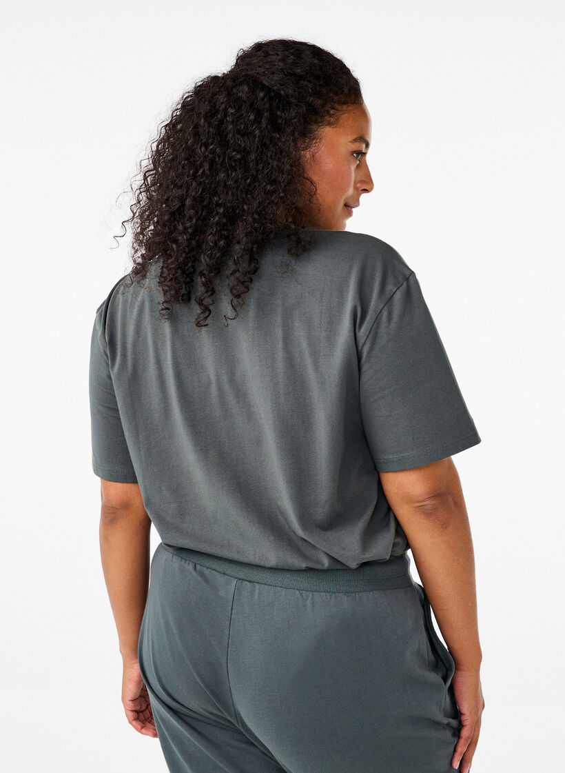 Sportliches T-Shirt aus Bio-Baumwolle, , Model image number 2