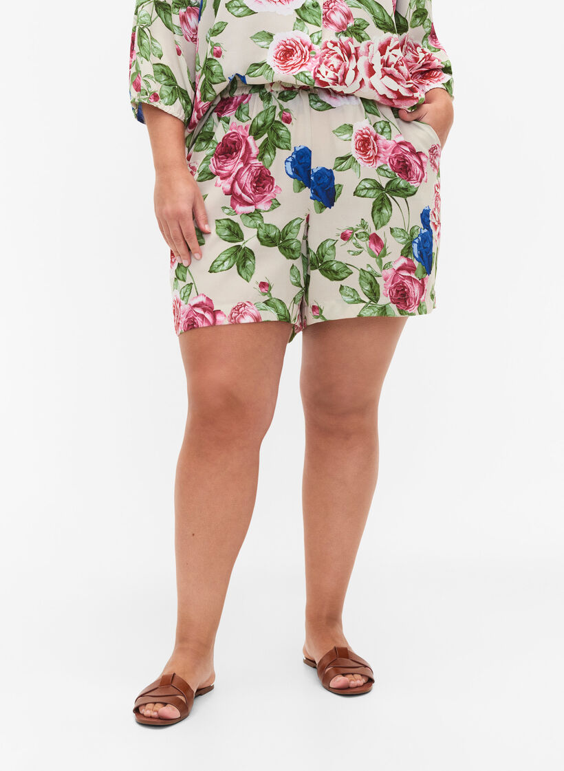 Shorts mit Blumenprint, Bright Flower , Model image number 2