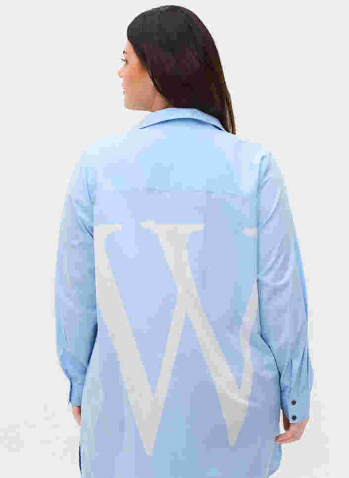 Lange Hemdbluse aus Baumwolle mit Kragen und Knopfverschluss, Chambray Blue, Model image number 2