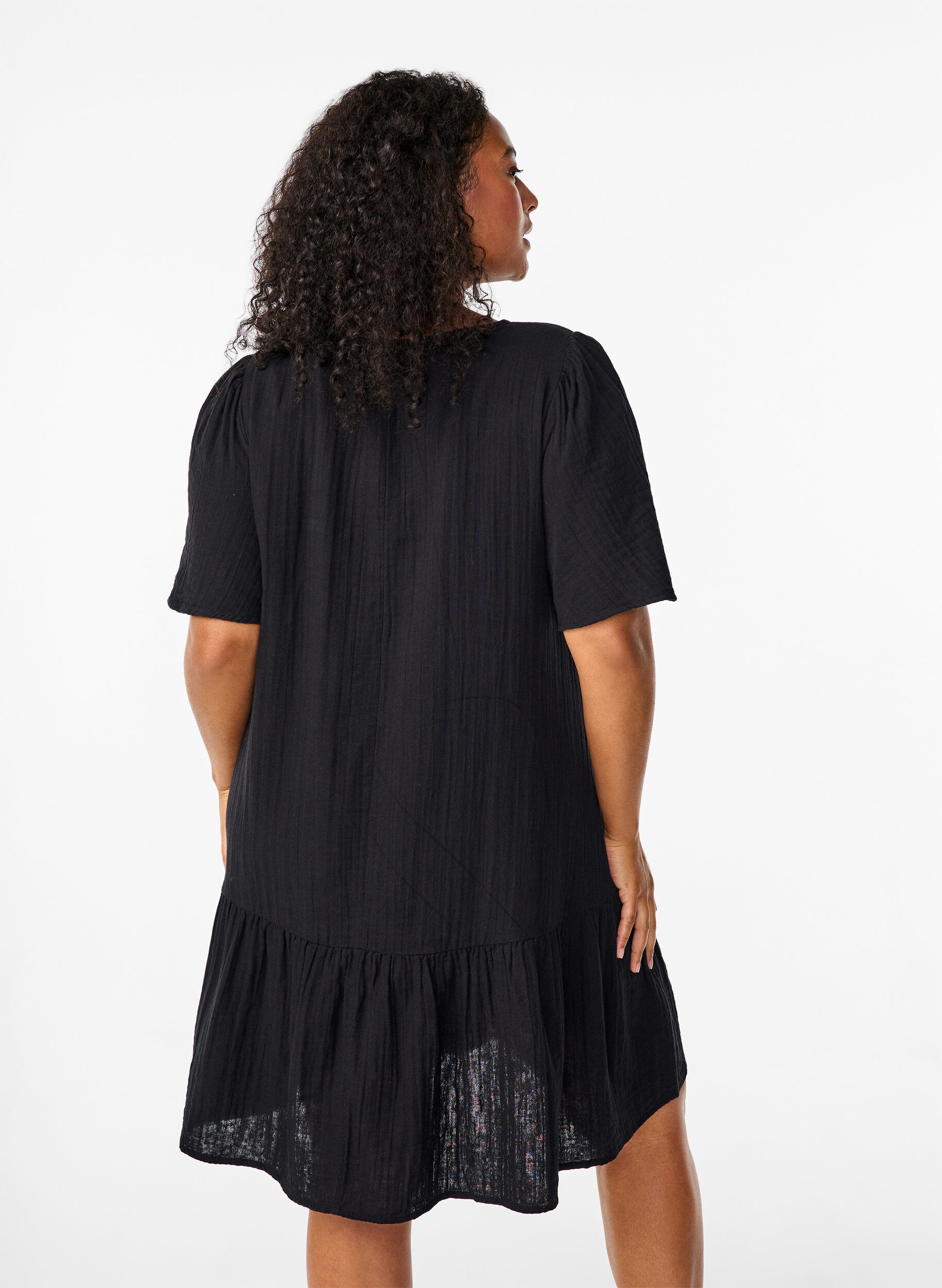 ZizziKurz&auml;rmliges Kleid aus Baumwolle mit A-Linien-Schnitt, Schwarz, Model image number 2