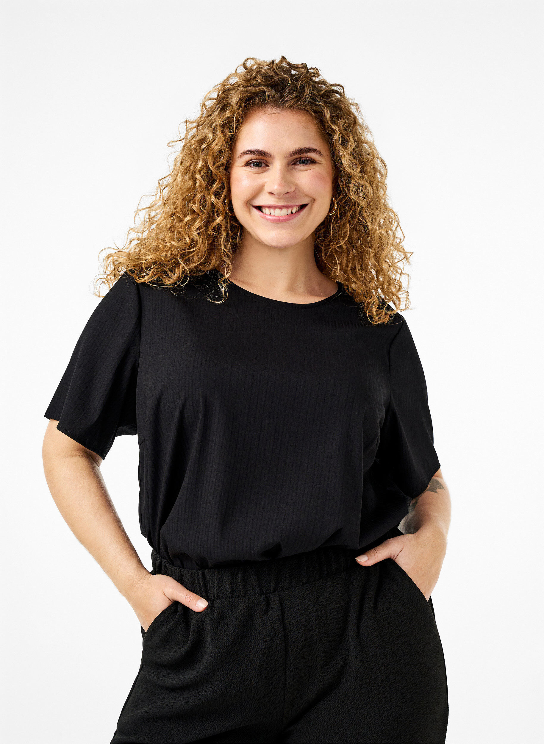 ZizziKurz&auml;rmelige Bluse aus Viskose mit Schleifen, Black, Model image number 0