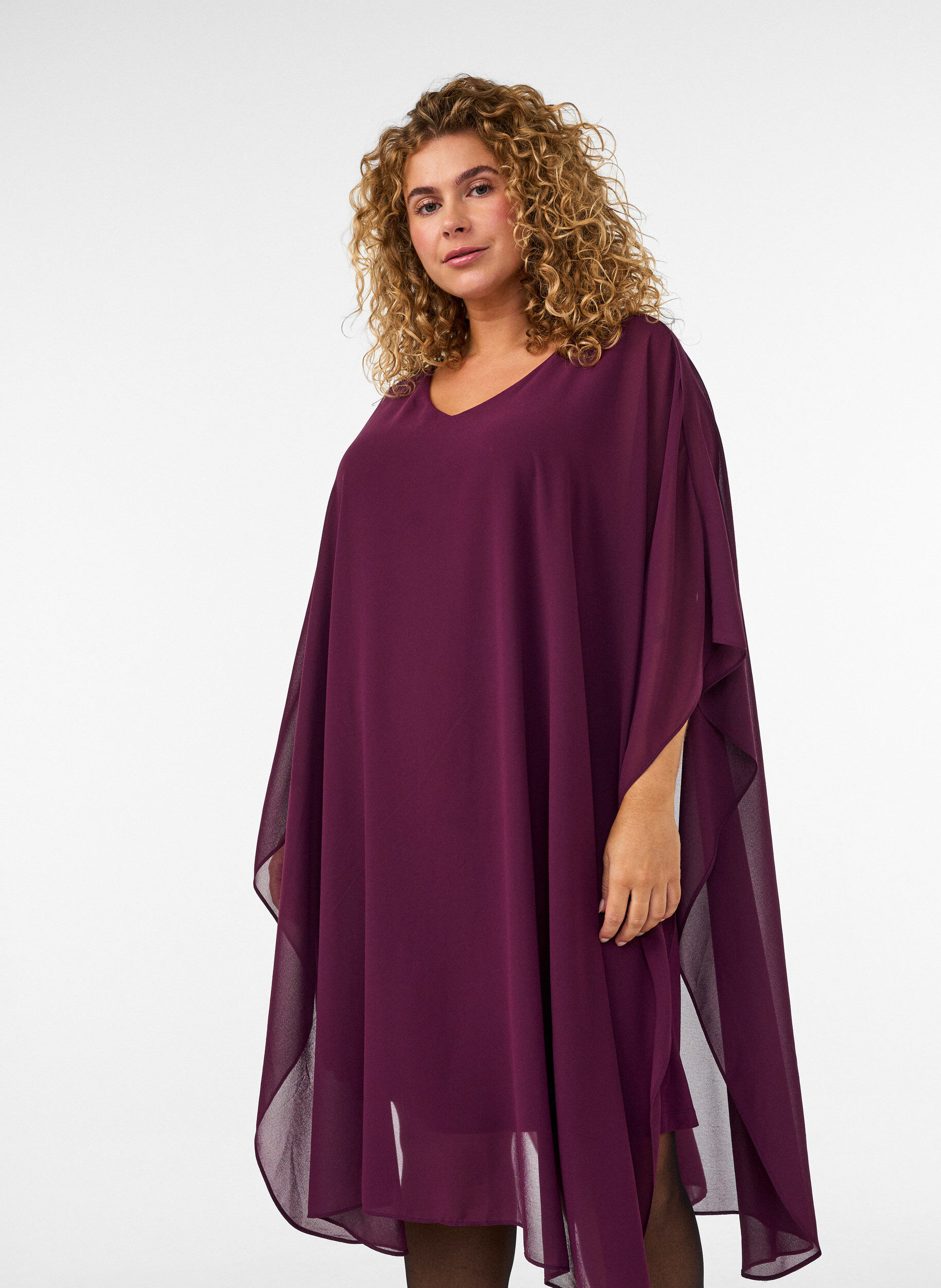 ZizziKurzes Chiffonkleid mit V-Ausschnitt, Lila, Model image number 2