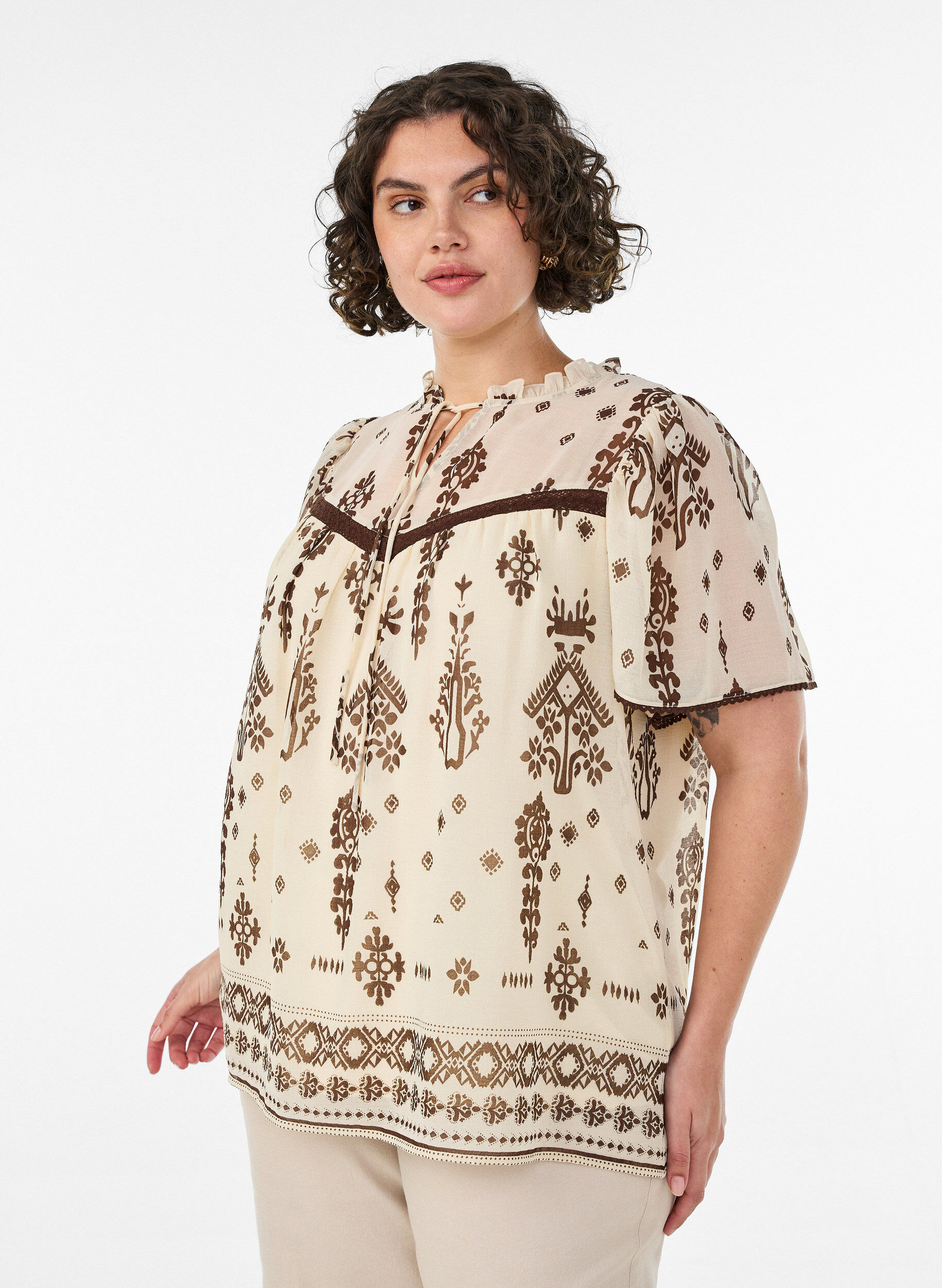 Bluse mit Muster und H&auml;kelborte, Beige, Model
