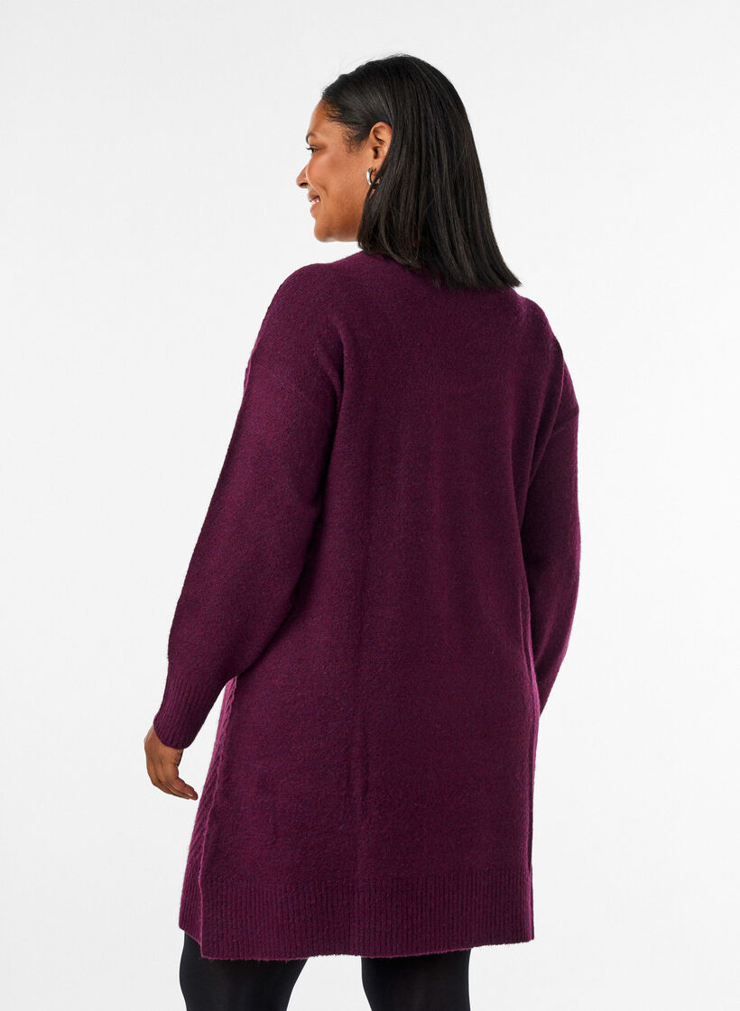 Kurzes Strickkleid mit V-f&ouml;rmigem Strukturmuster, Rot, Model image number 2