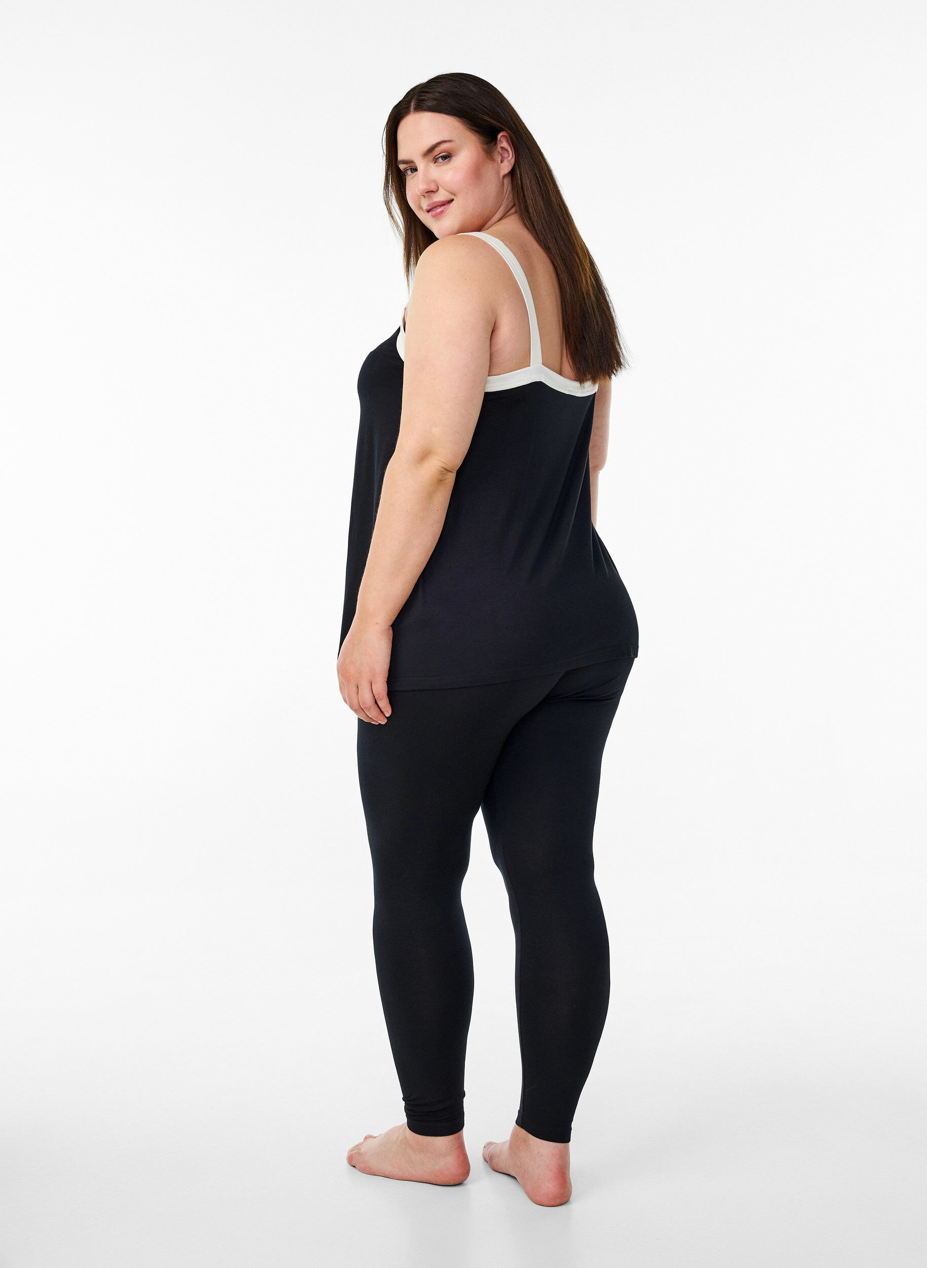 ZizziLeggings aus Viskose in Kn&ouml;chell&auml;nge, Schwarz, Model image number 1