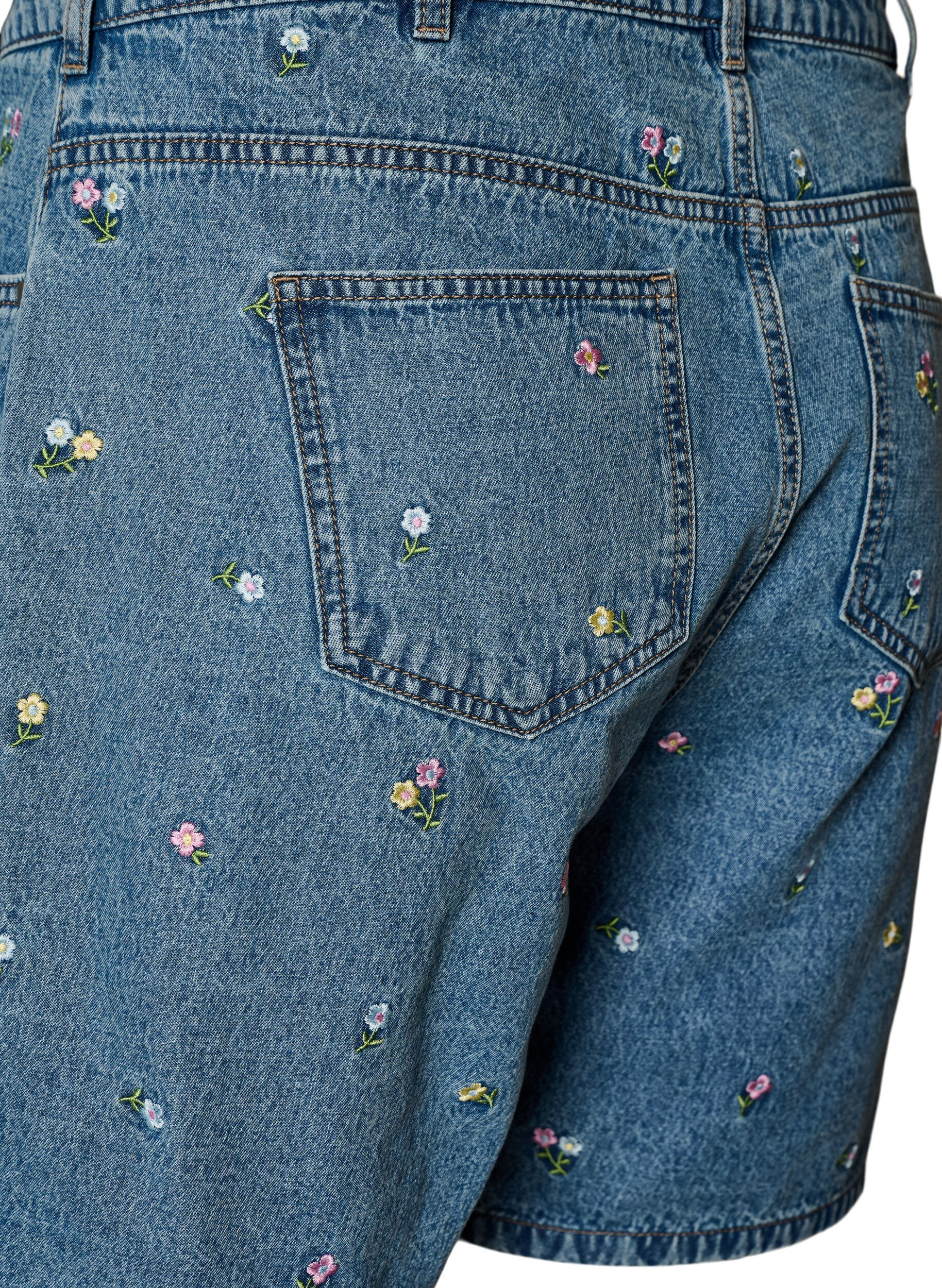 ZizziShorts aus Denim mit bestickten Blumen, Blau, Packshot image number 3