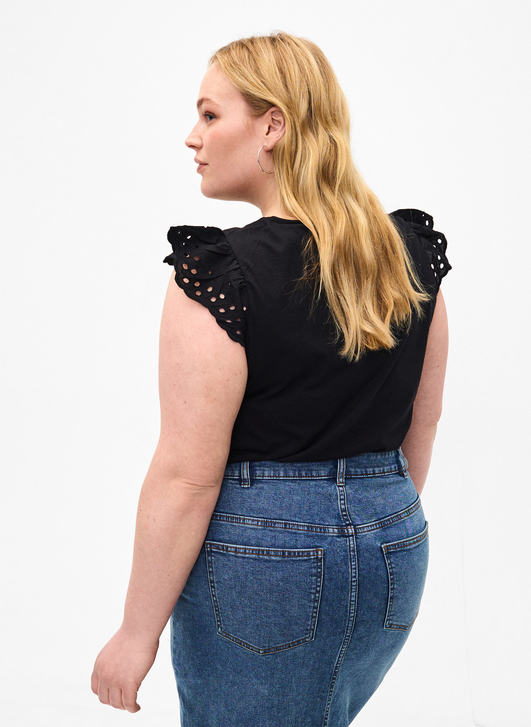 ZizziT-Shirt aus Bio-Baumwolle mit Lochstickerei, Black, Model image number 1