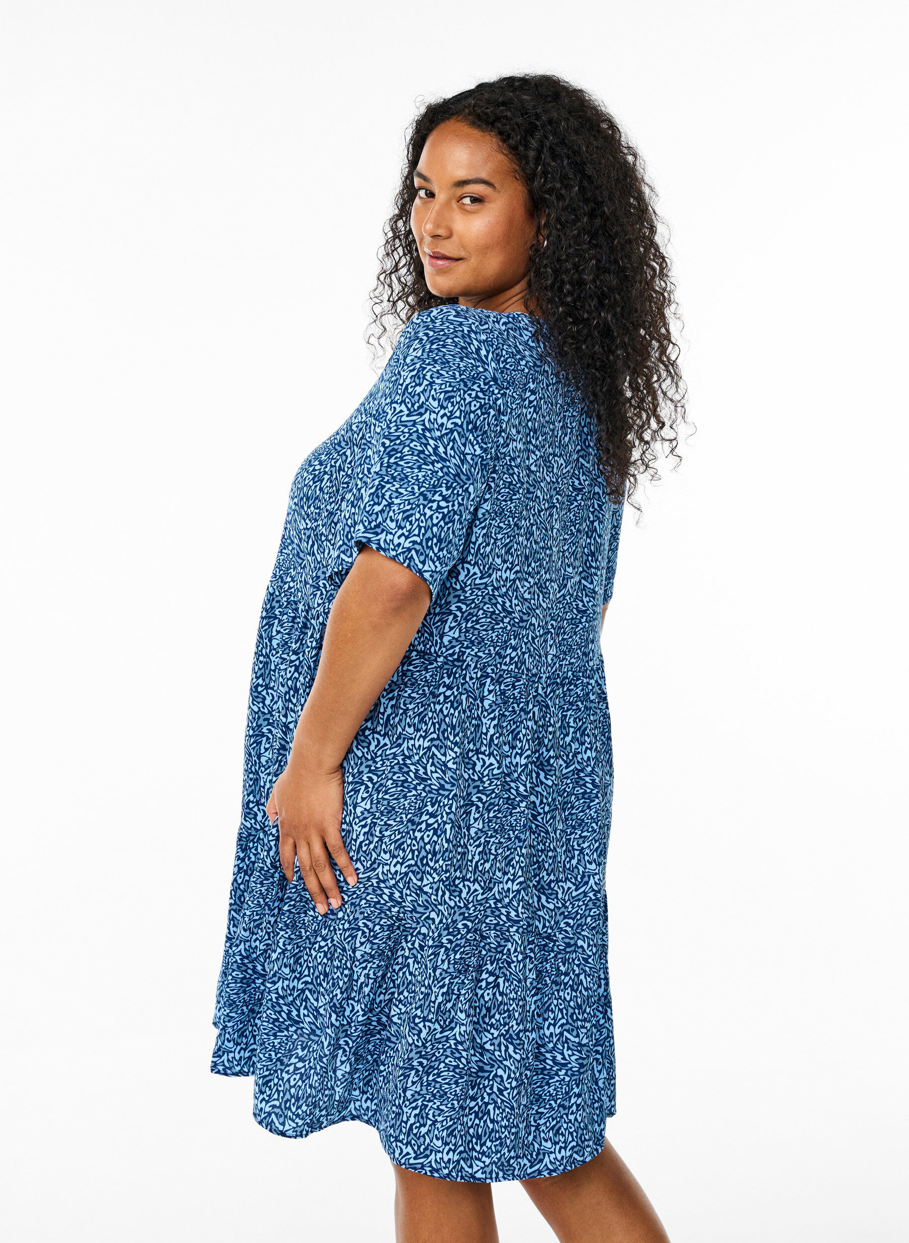 ZizziKurzarmkleid mit A-Linie und Teilungsn&auml;hten, Blau, Model image number 2
