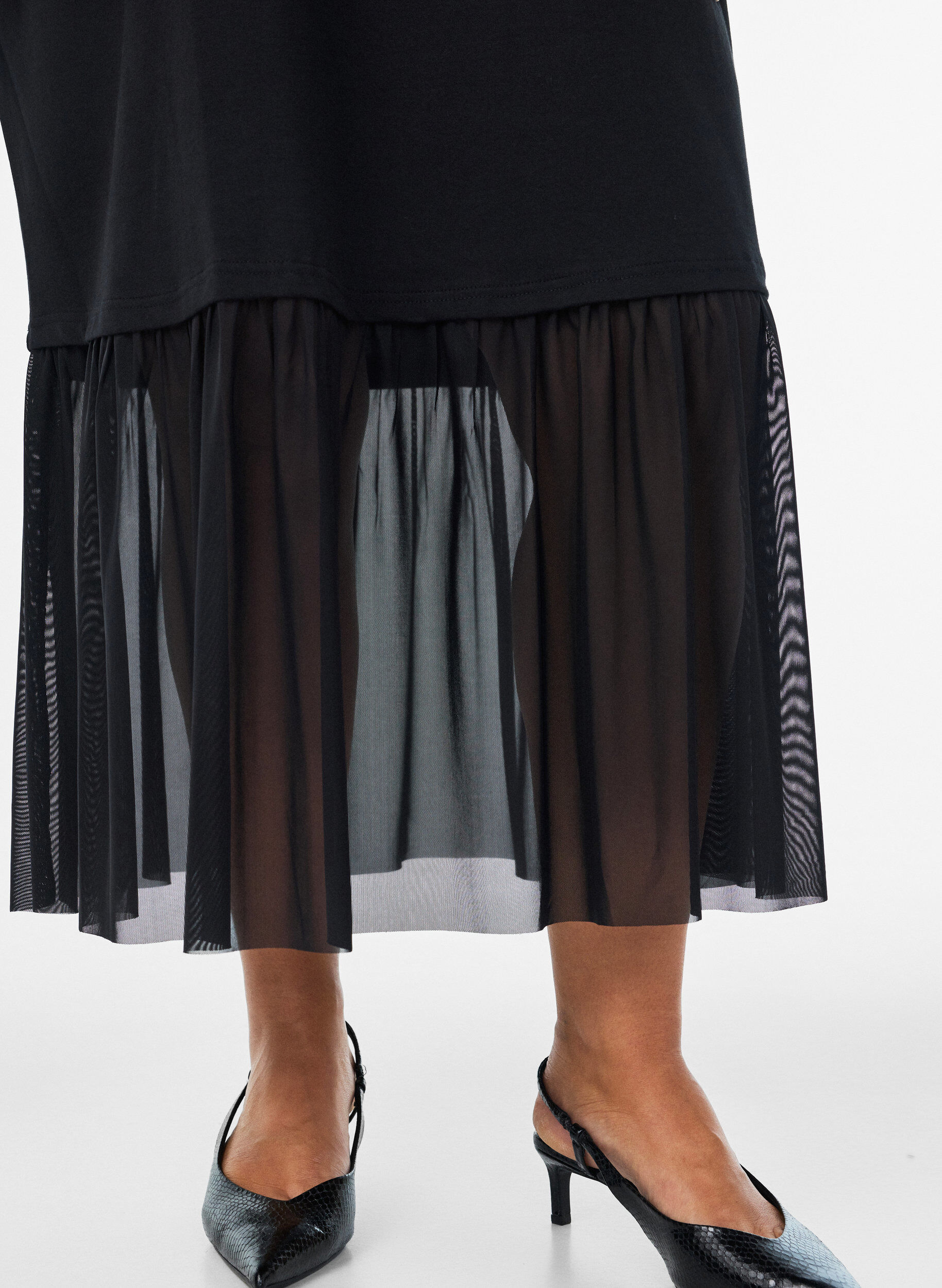 ZizziT-Shirt-Kleid mit transparentem Mesh-Saum, Schwarz, Model image number 2
