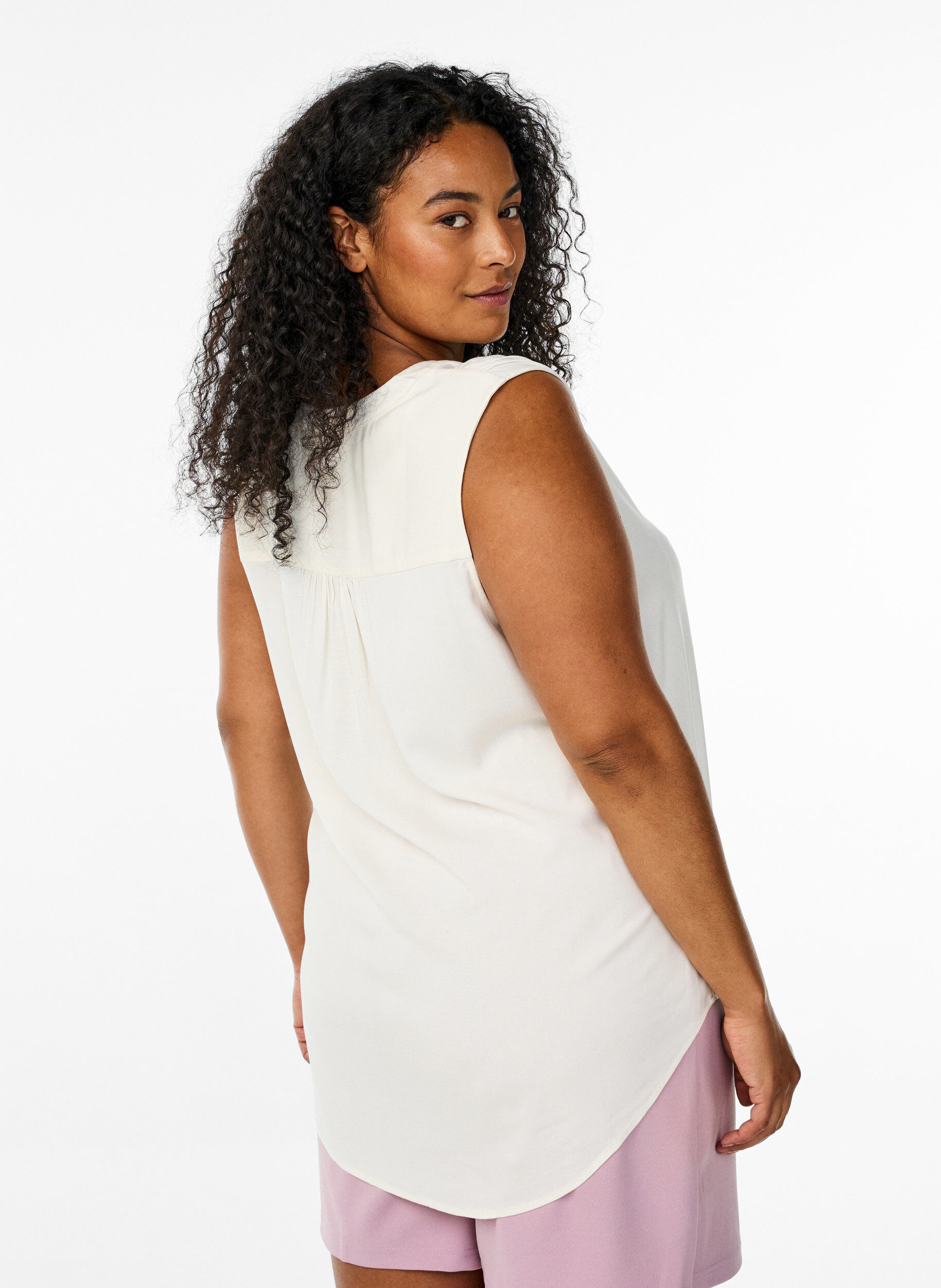 Zizzi&Auml;rmellose Viskosebluse, Vanille, Model image number 2