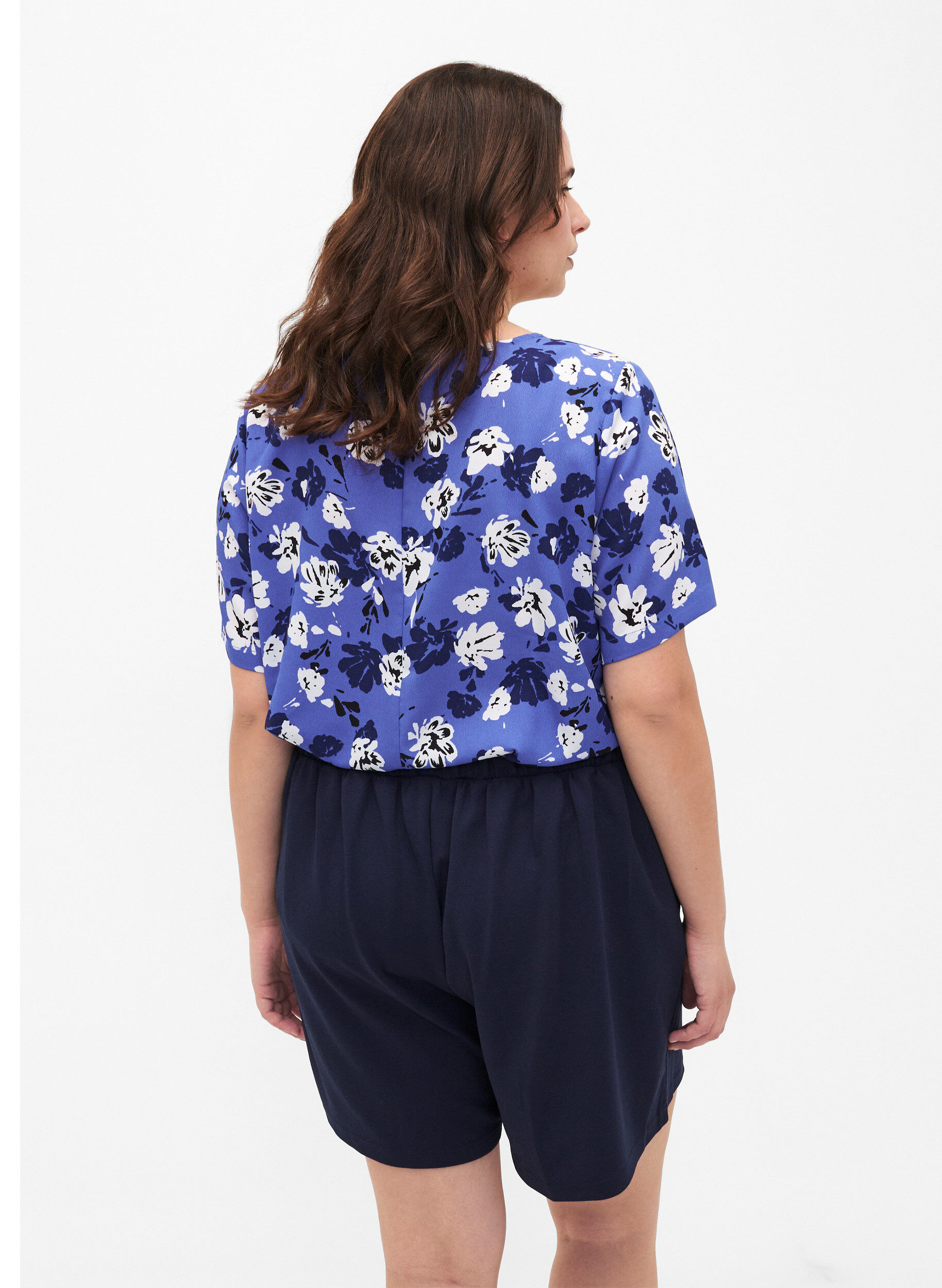 ZizziFLASH &ndash; Kurze Hosen mit lockerer Passform und Taschen, Blau, Model image number 2