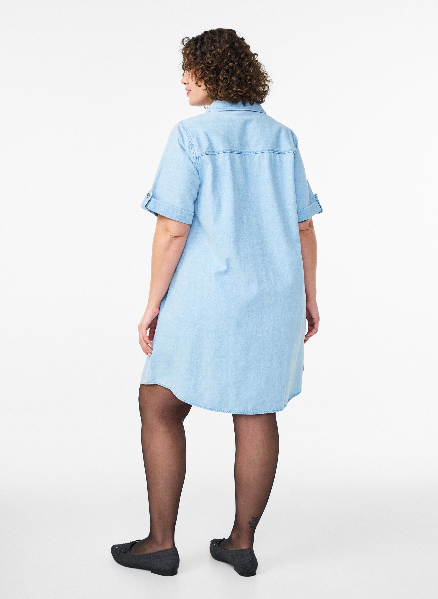 ZizziDenimkleid mit kurzen &Auml;rmeln und Kn&ouml;pfen, Blau, Model image number 2