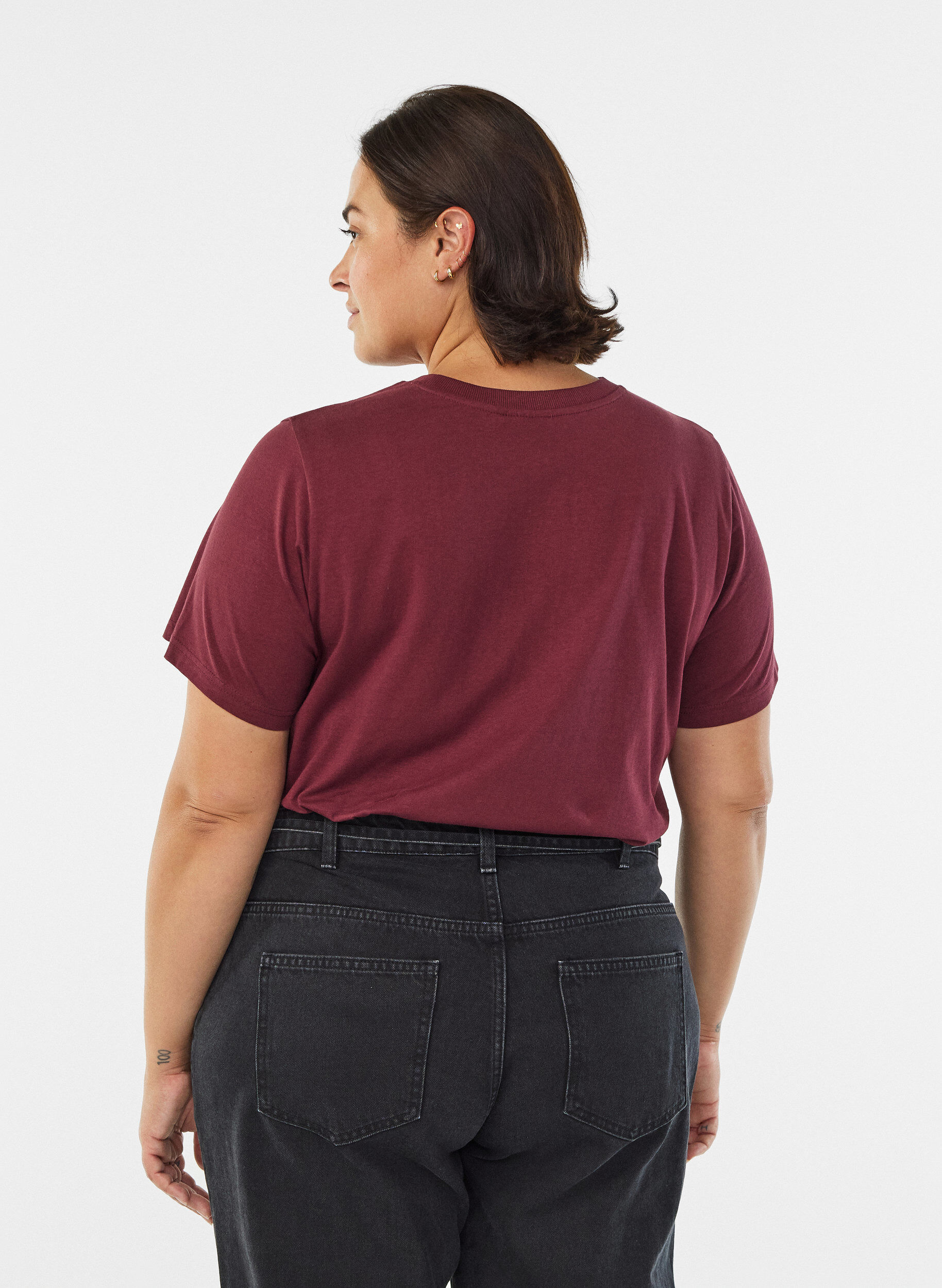 ZizziBasic-T-Shirt aus Baumwolle mit Rundhalsausschnitt., Dunkles Bordeaux, Model image number 2