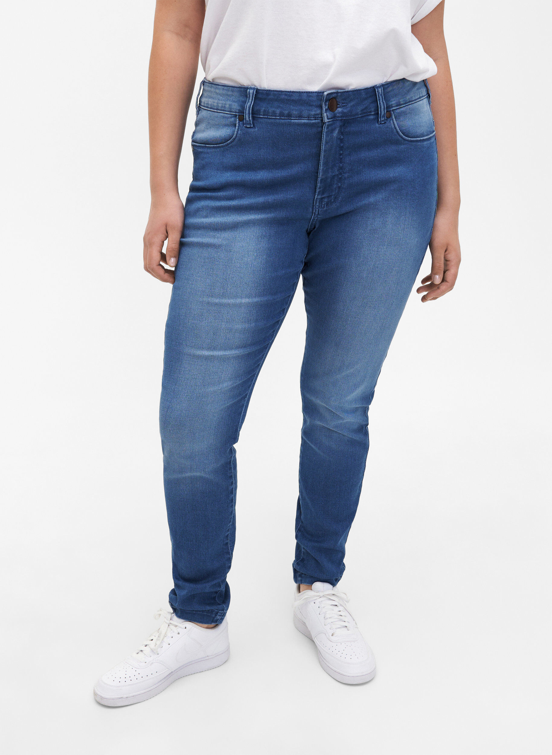 ZizziViona Jeans mit normaler Taille, Blau, Model image number 2