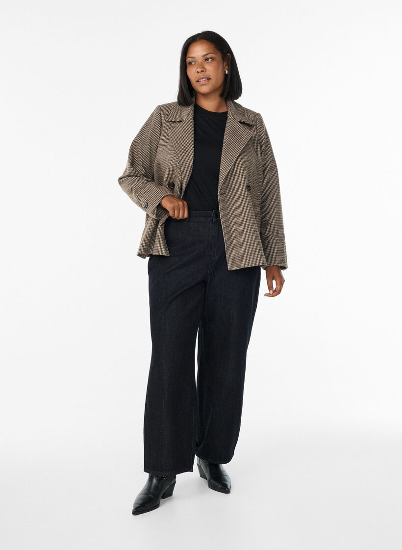 Kurzer zweireihiger Blazer, Braun, Model