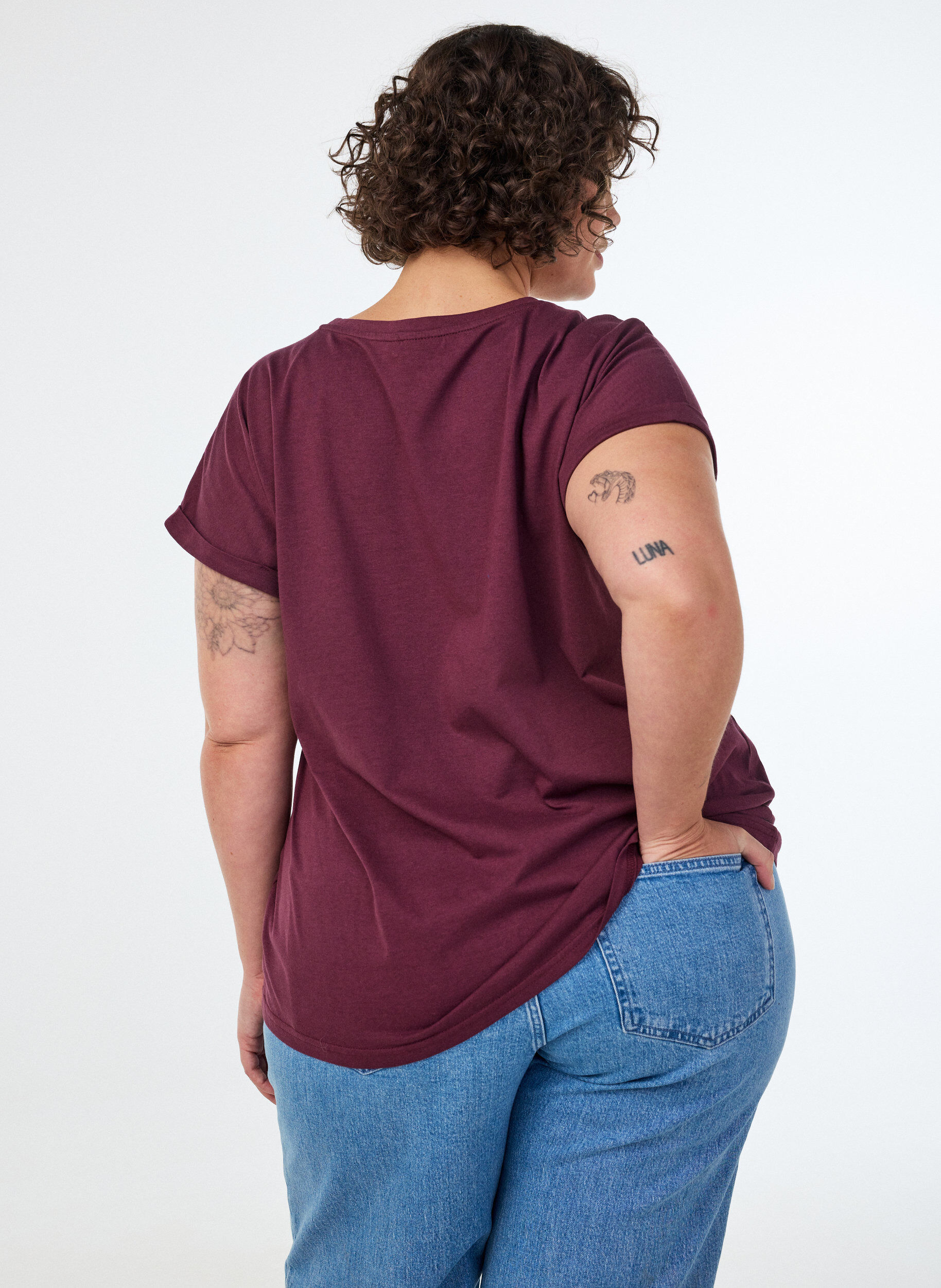ZizziKurz&auml;rmeliges T-Shirt aus einer Baumwollmischung, Rot, Model image number 2