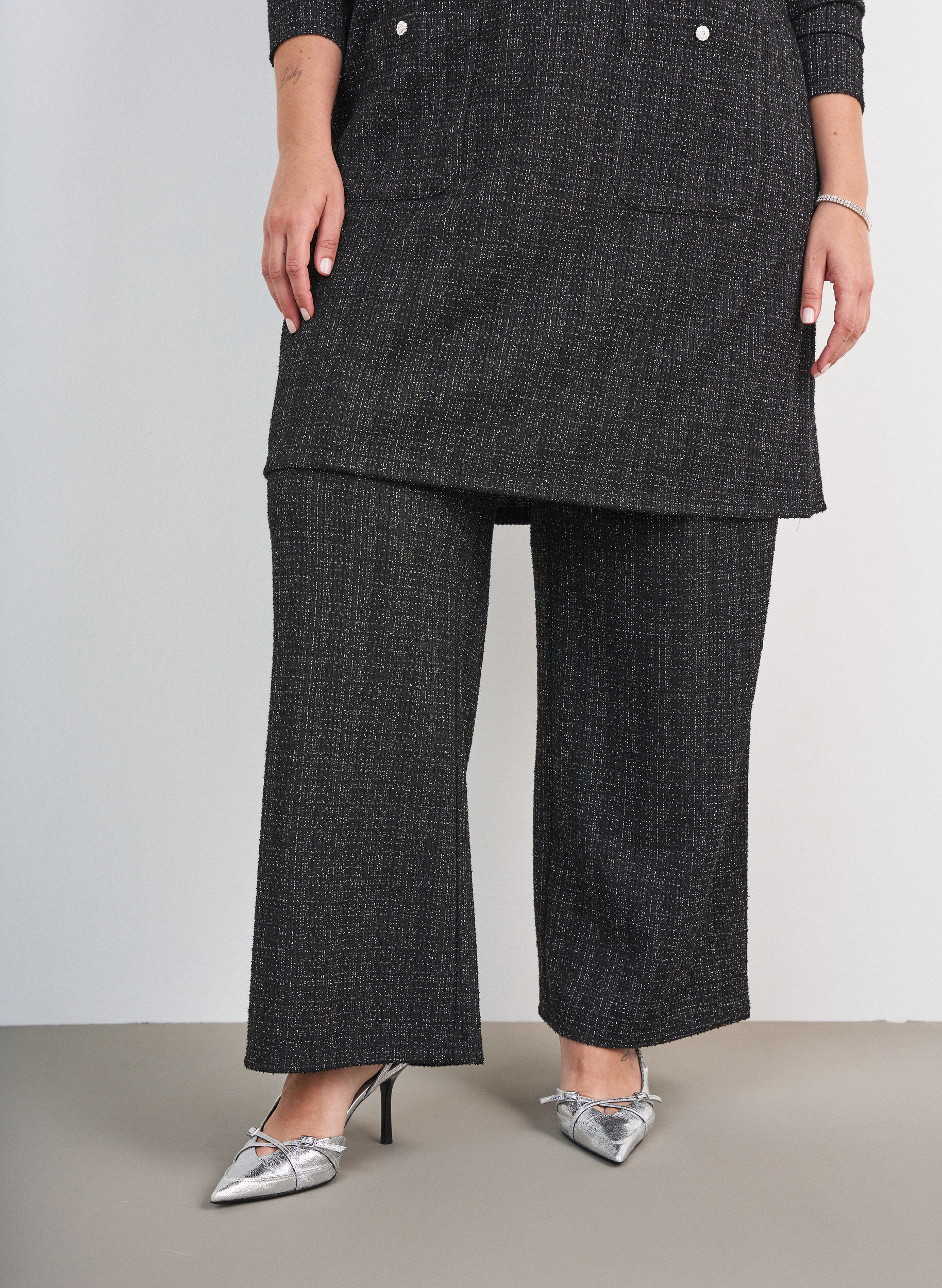 ZizziHose aus Boucl&eacute; mit geradem Bein, Schwarz, Model image number 2