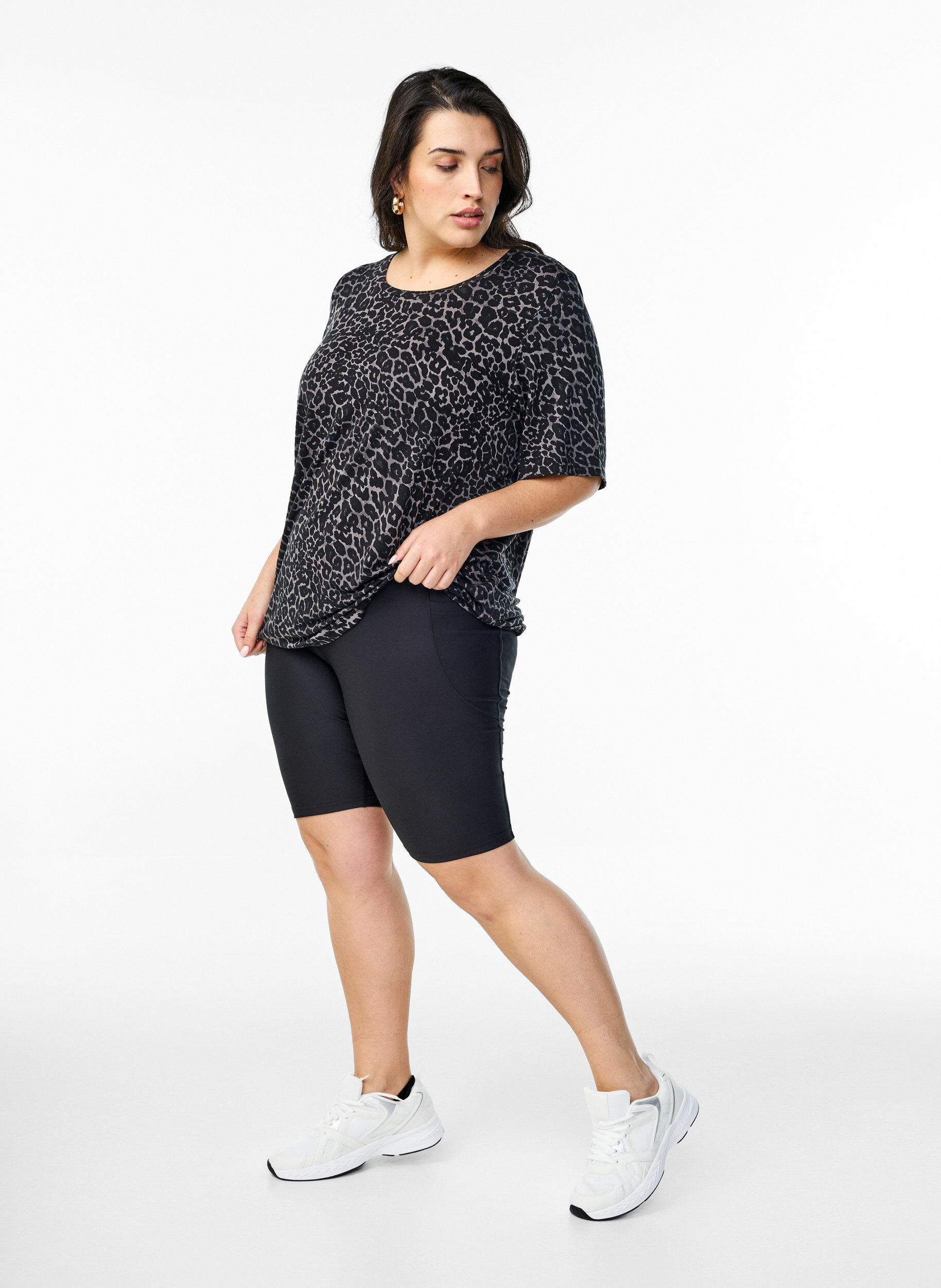 ZizziEnge Shorts mit seitlichen Taschen, Schwarz, Model image number 1