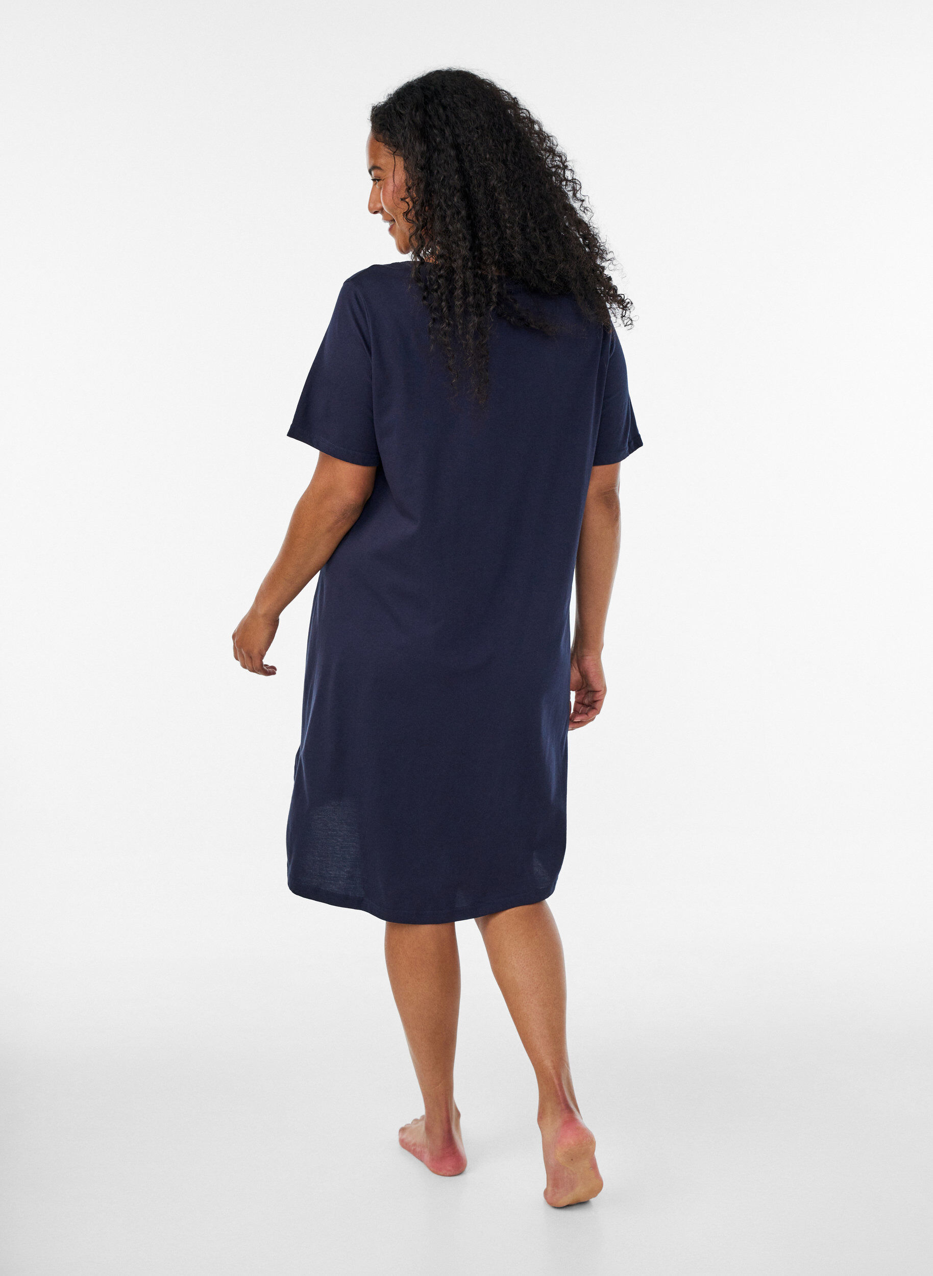 ZizziOrganische Baumwoll-Nachthemd mit V-Ausschnitt, Blau, Model image number 2