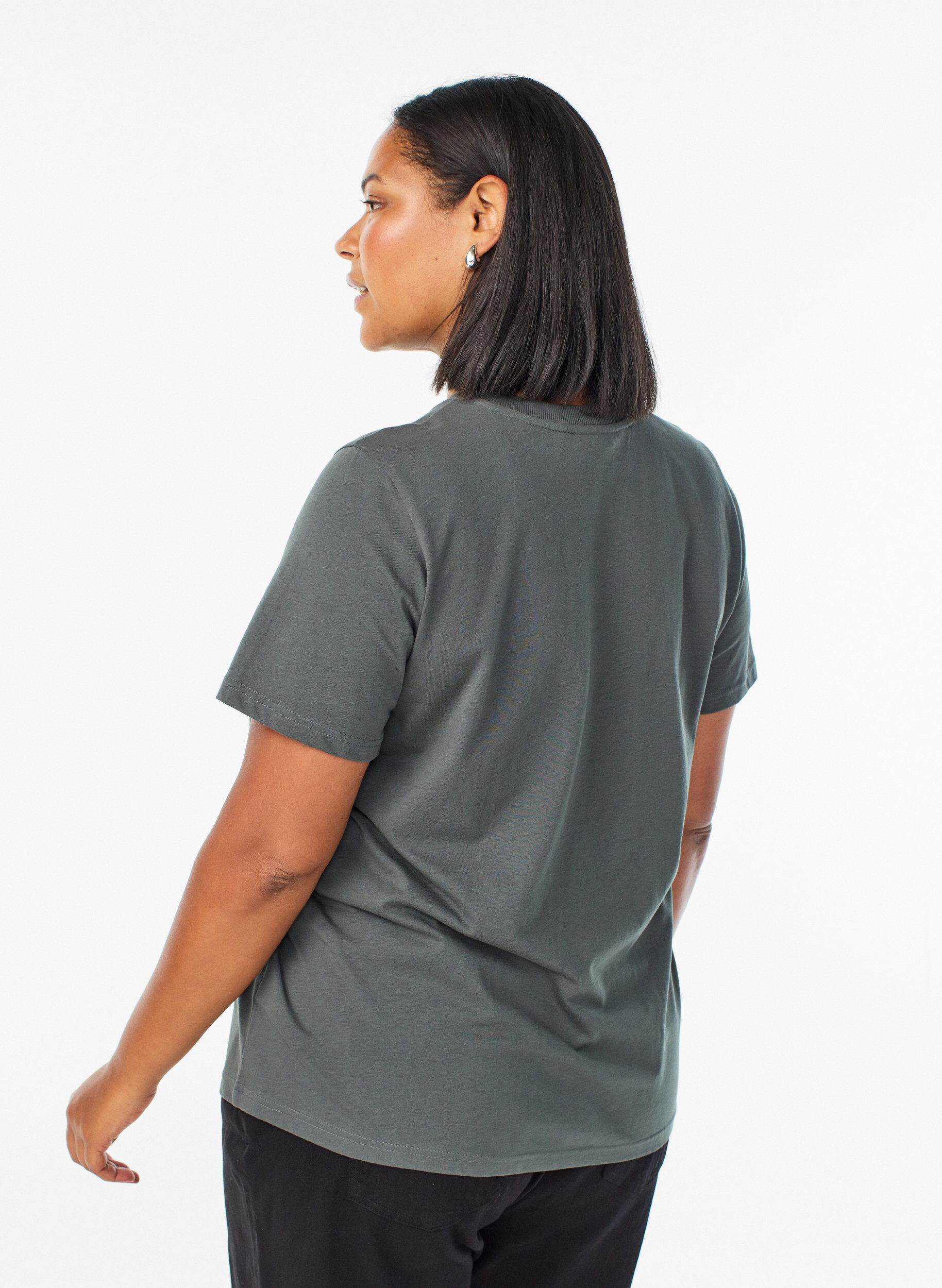 ZizziBasic T-Shirt aus Baumwolle mit Rundhalsausschnitt, Gr&uuml;n, Model image number 2