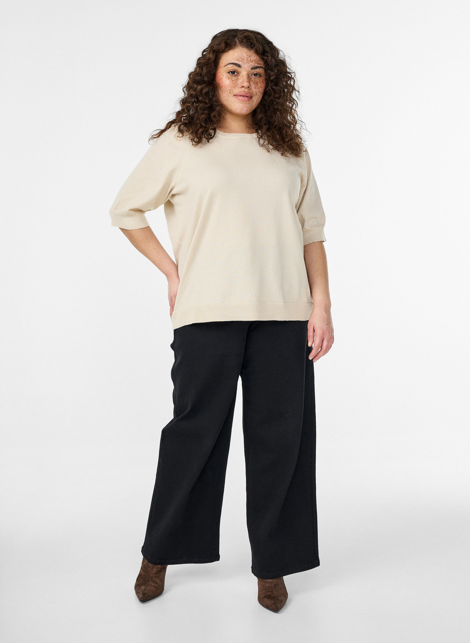 ZizziFLASH - Fein gestrickte Bluse mit kurzen &Auml;rmeln, Beige, Model image number 1