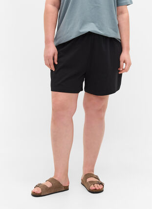 Lockere Shorts aus Baumwollmischung, Black, Model image number 1