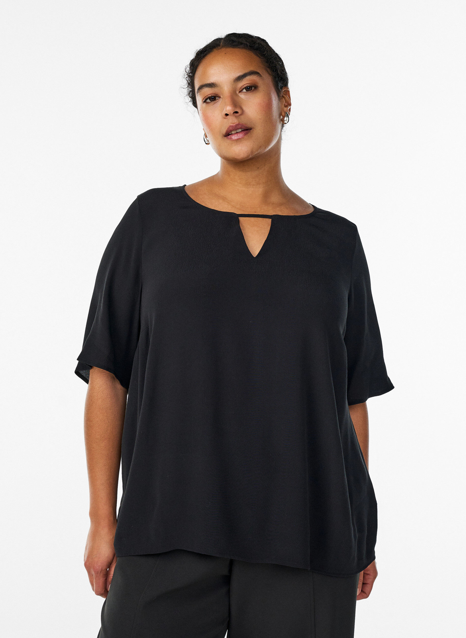 ZizziKurz&auml;rmelige Bluse aus Viskose, Schwarz, Model image number 0