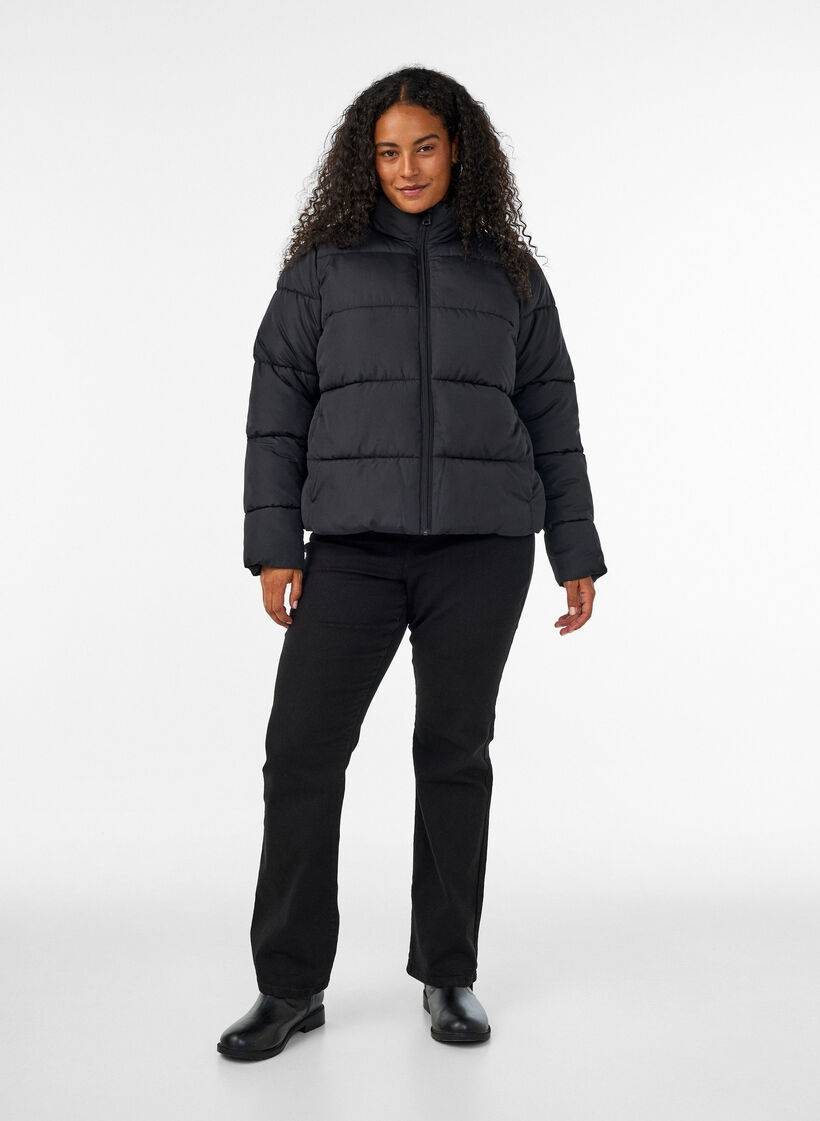 Kurze Pufferjacke mit hohem Kragen, Schwarz, Model image number 1