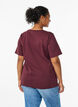 Basic-T-Shirt mit V-Ausschnitt aus Bio-Baumwolle, Dunkles Bordeaux, Model image number 2