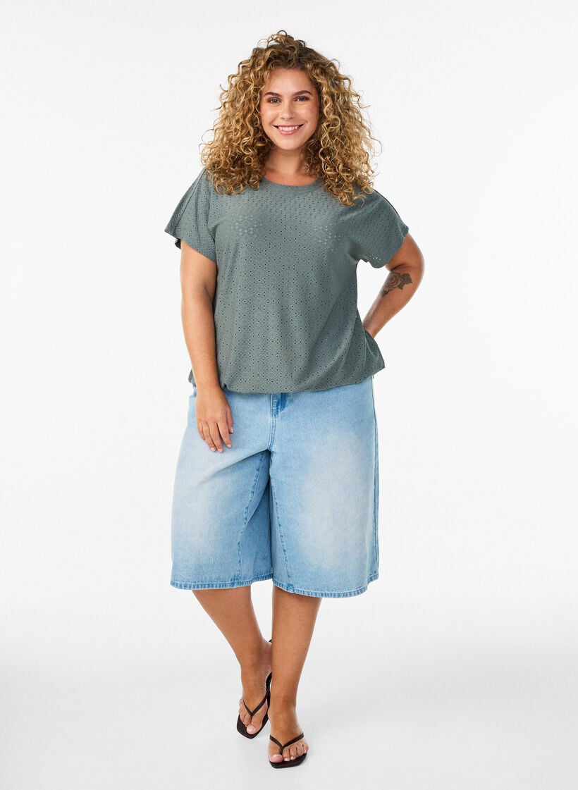 Bluse mit Lochstickerei und Ballon&auml;rmeln, Gr&uuml;n, Model image number 1