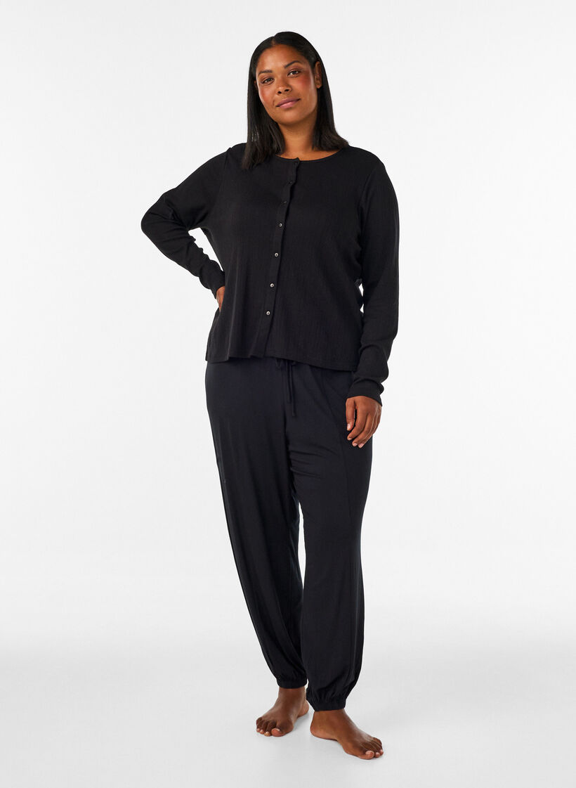 Strickjacke aus Bio-Baumwolle mit Lochstickerei, Schwarz, Model image number 1