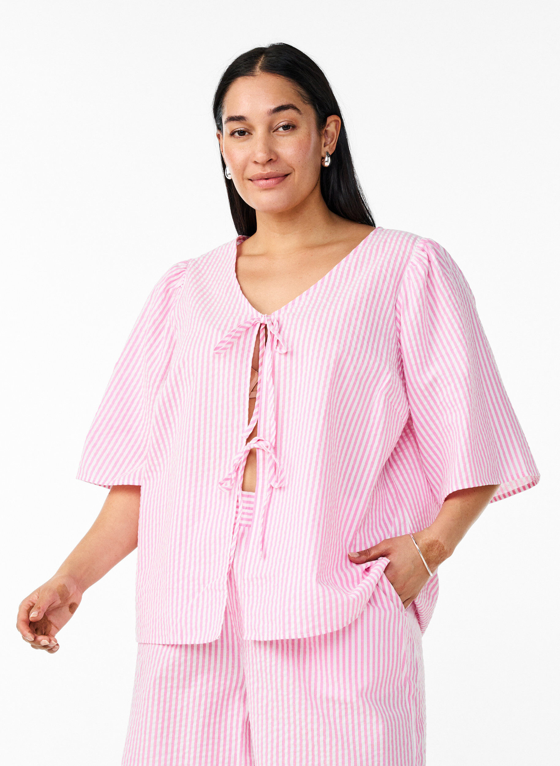 FLASH - Gestreifte Bluse mit Schleifen, Pink, Model