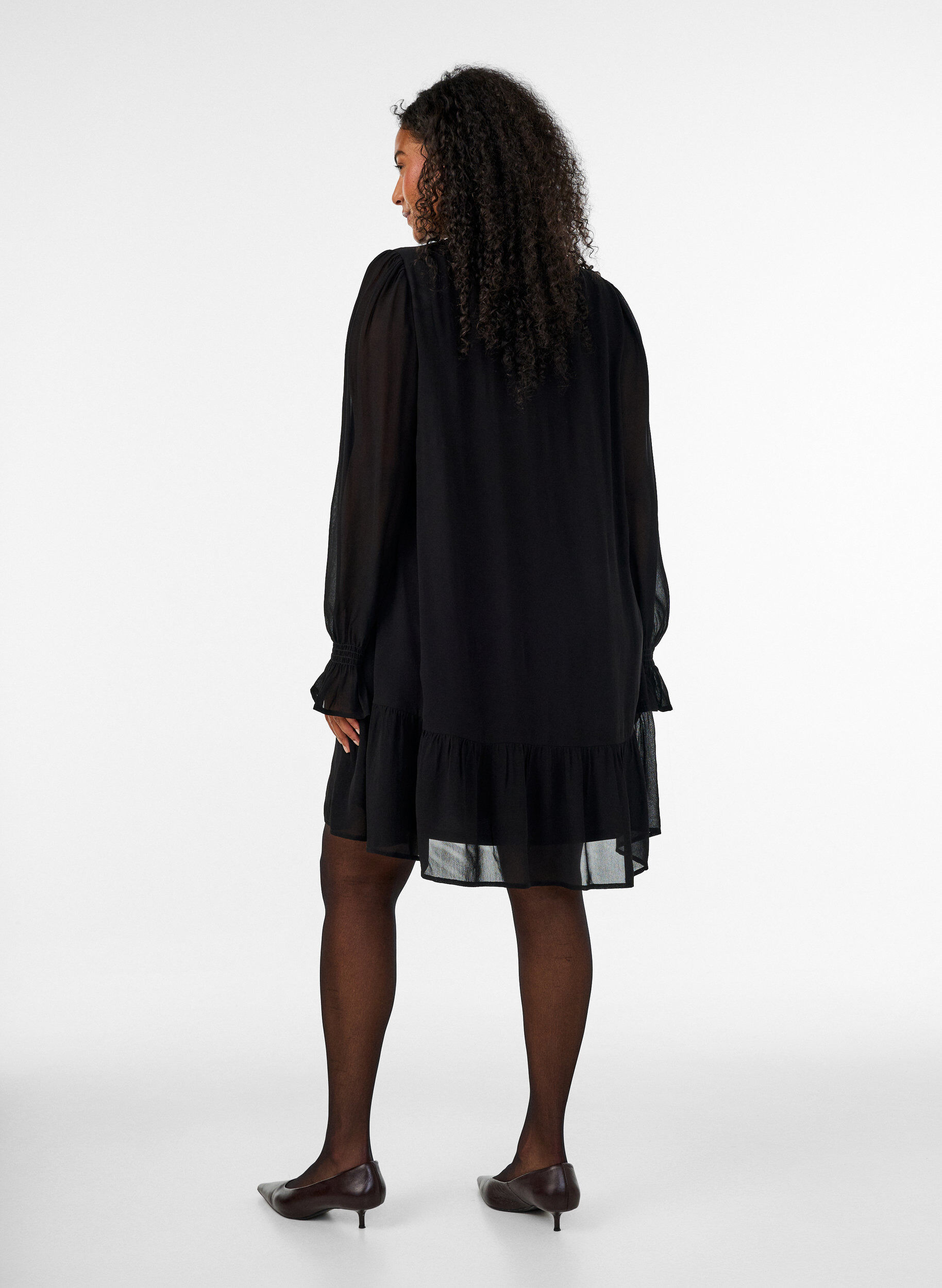 ZizziKleid aus Viskose mit R&uuml;schen und transparenten &Auml;rmeln, Schwarz, Model image number 2