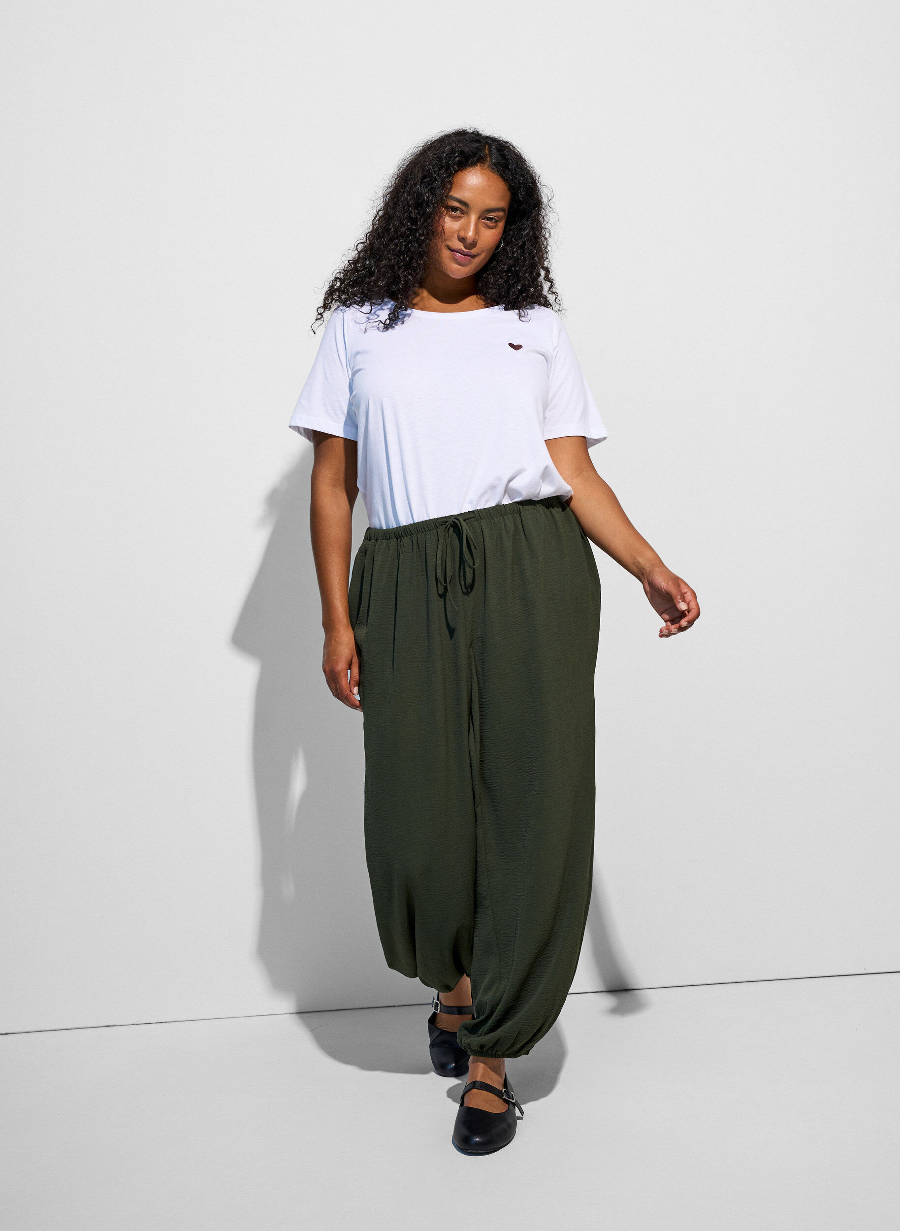 ZizziHoch taillierte Ballonhose, Gr&uuml;n, Model image number 0