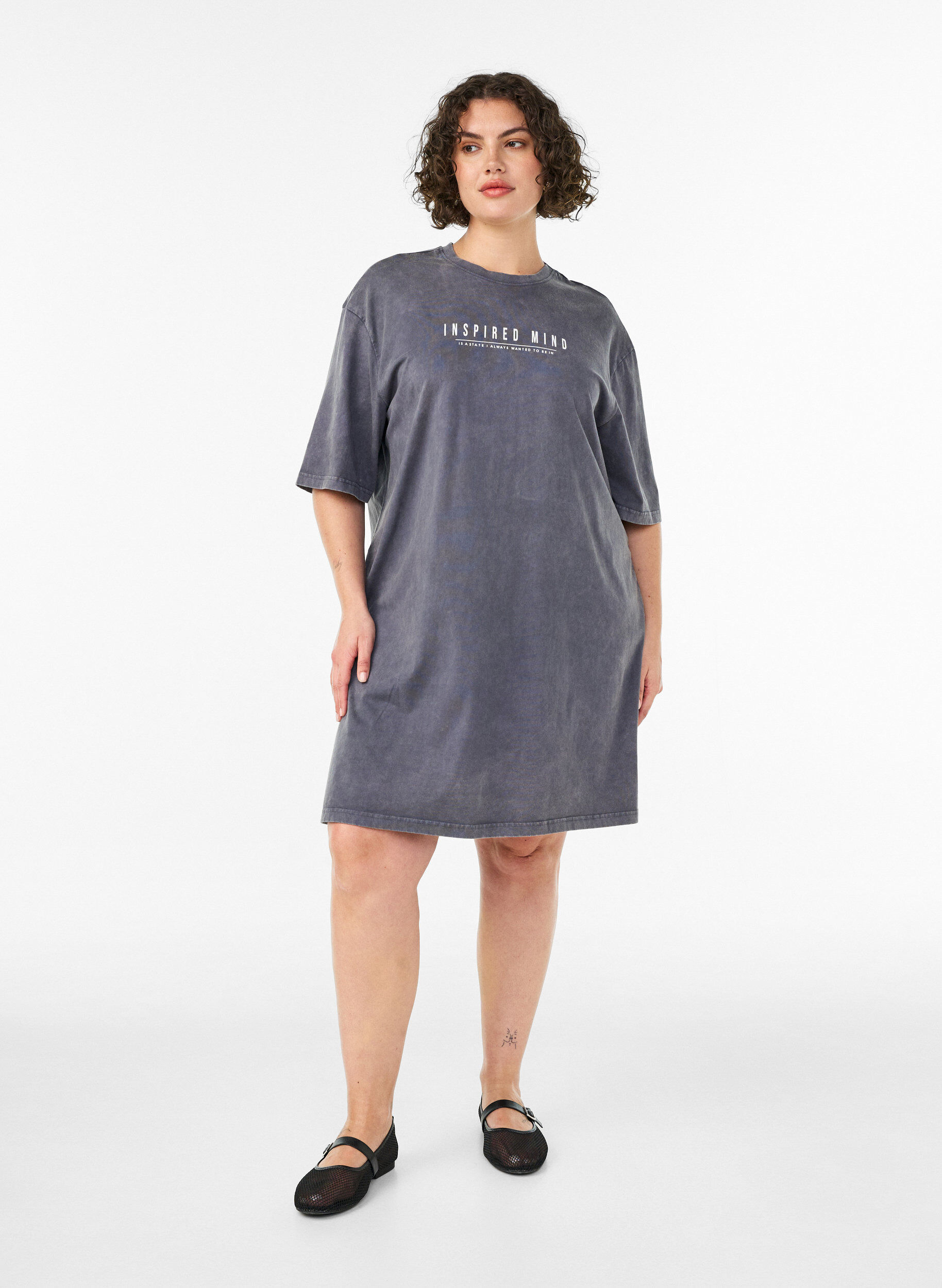 ZizziLockeres T-Shirt-Kleid mit Washed-Optik, Grau, Model image number 1