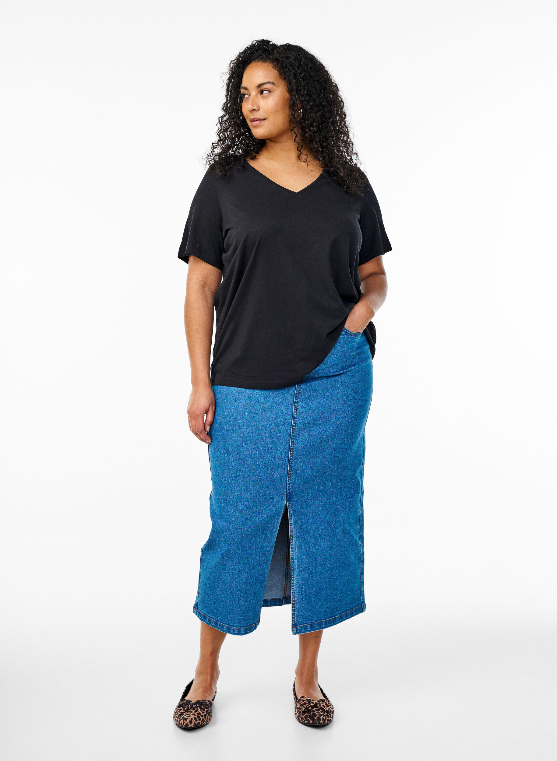 Zizzi2er-Pack T-Shirts mit V-Ausschnitt, Schwarz, Model image number 1