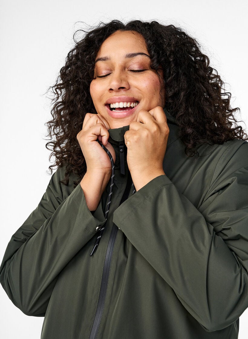 Regenjacke mit Taschen und Kapuze, Gr&uuml;n, Model image number 3