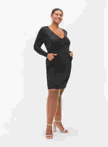 Eng anliegendes Kleid mit Glitzerstruktur, Black, Model image number 4