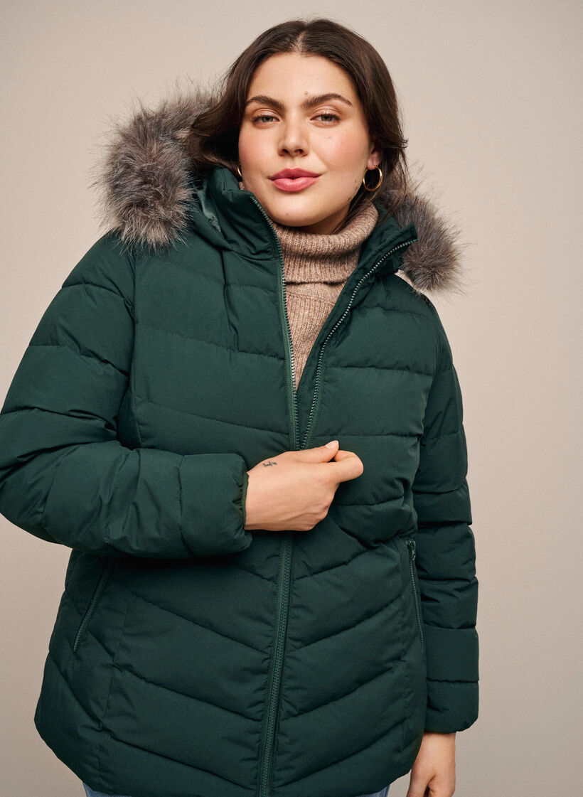 Kurze Steppjacke mit Kapuze, Gr&uuml;n, Image image number 1