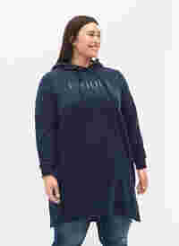 Pulloverkleid mit Kapuze und Schlitz, Navy Blazer, Model