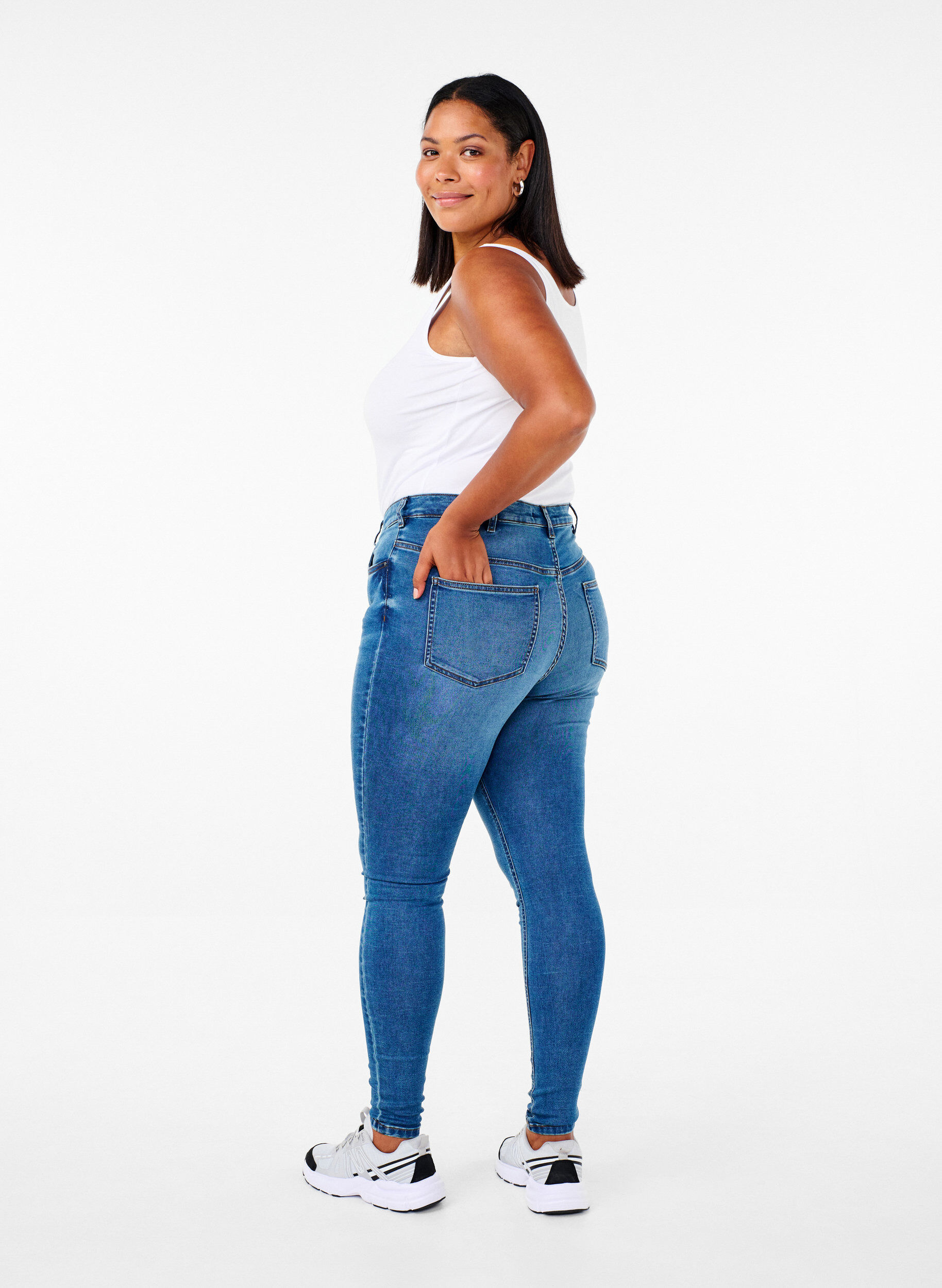 ZizziAmy Jeans mit hohem Bund und Knopfverschluss, Blue Denim, Model image number 1