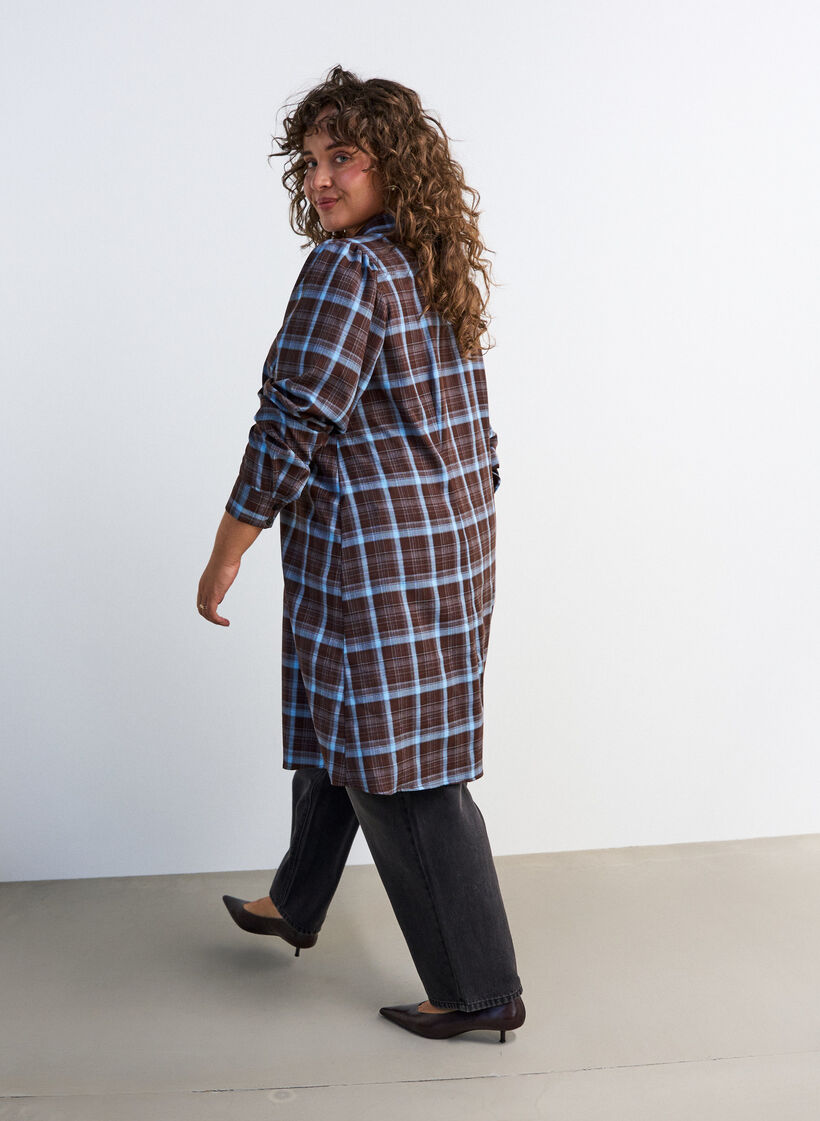 Knielanges Hemdblusenkleid mit Karomuster, Braun, Model image number 2