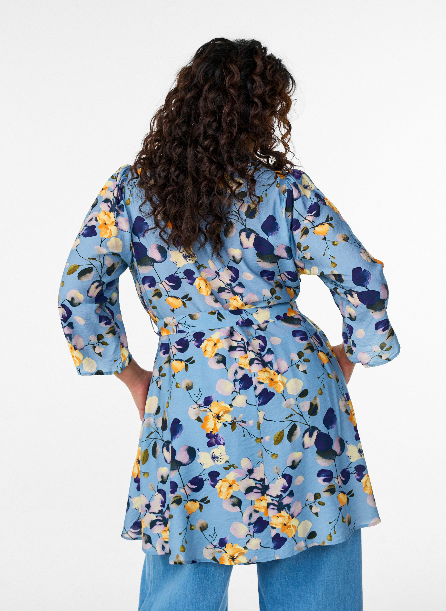 ZizziGemusterte Tunika mit Bindeg&uuml;rtel und 3/4-&Auml;rmeln, Blau, Model image number 2